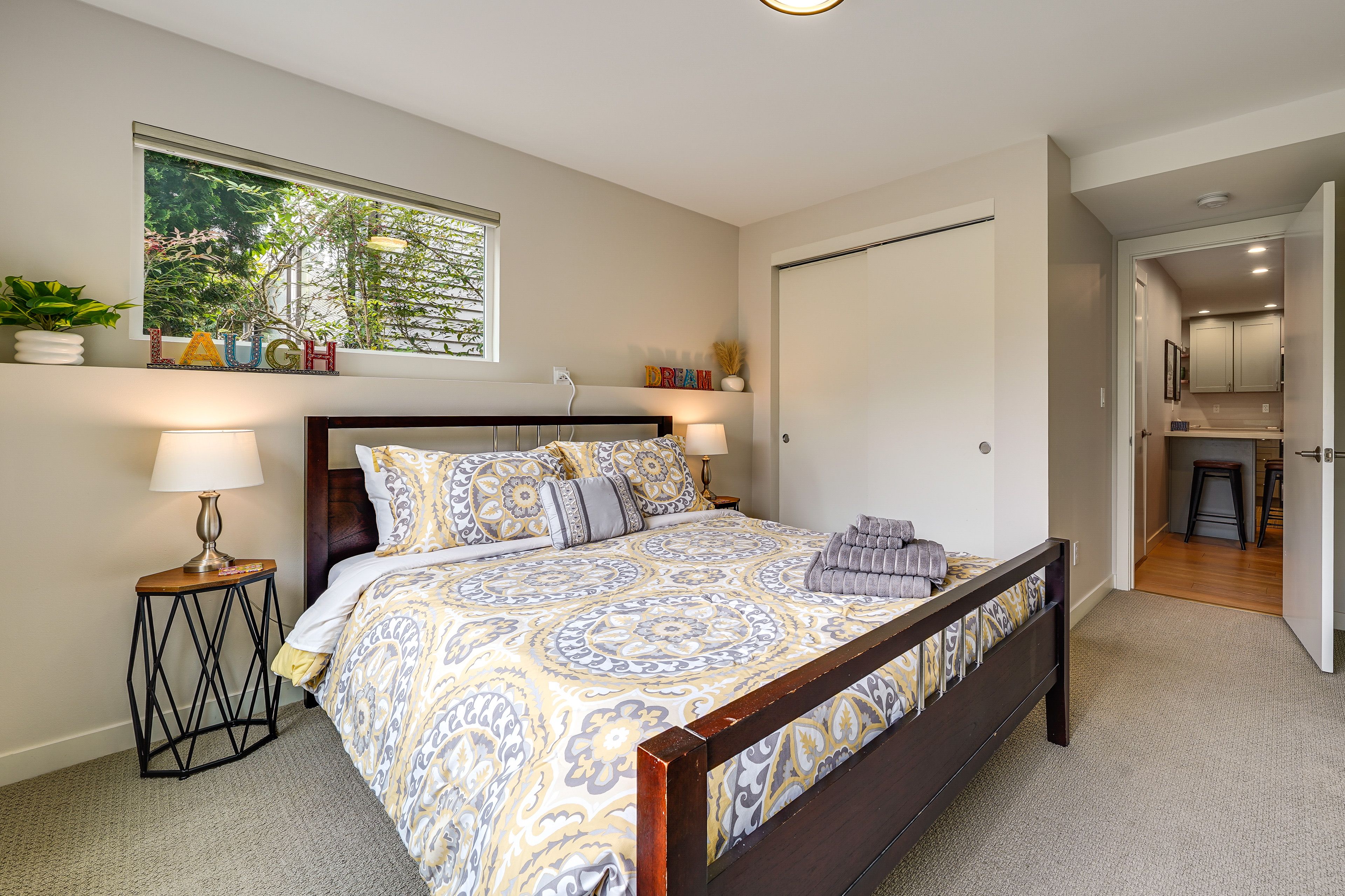 Bedroom 2 | Queen Bed