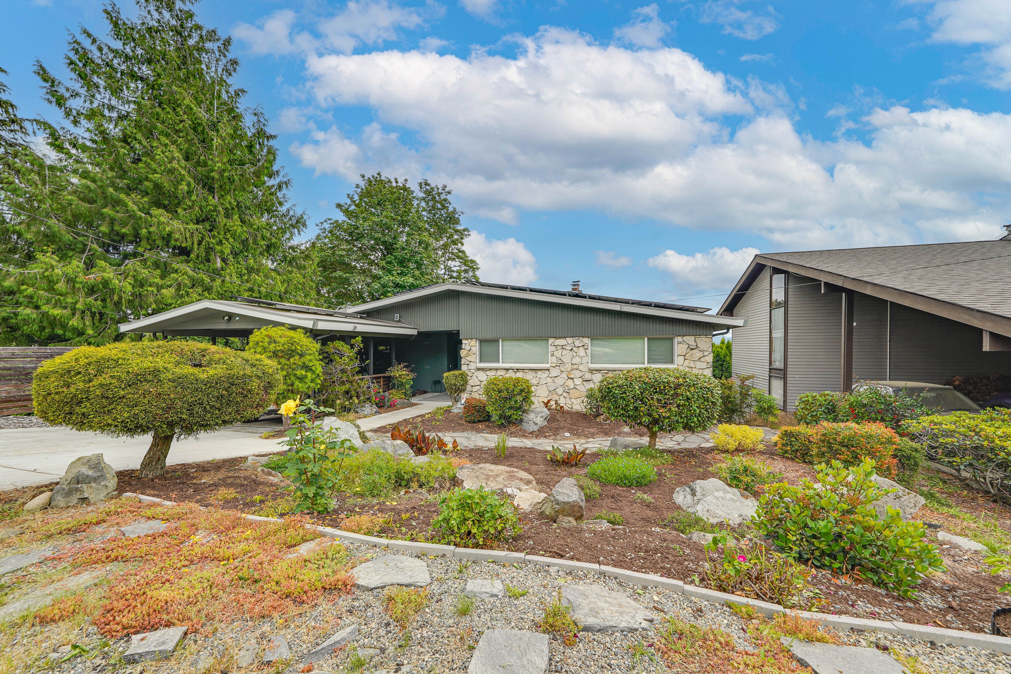 Exterior | Gravel Driveway Parking (1 Vehicle)