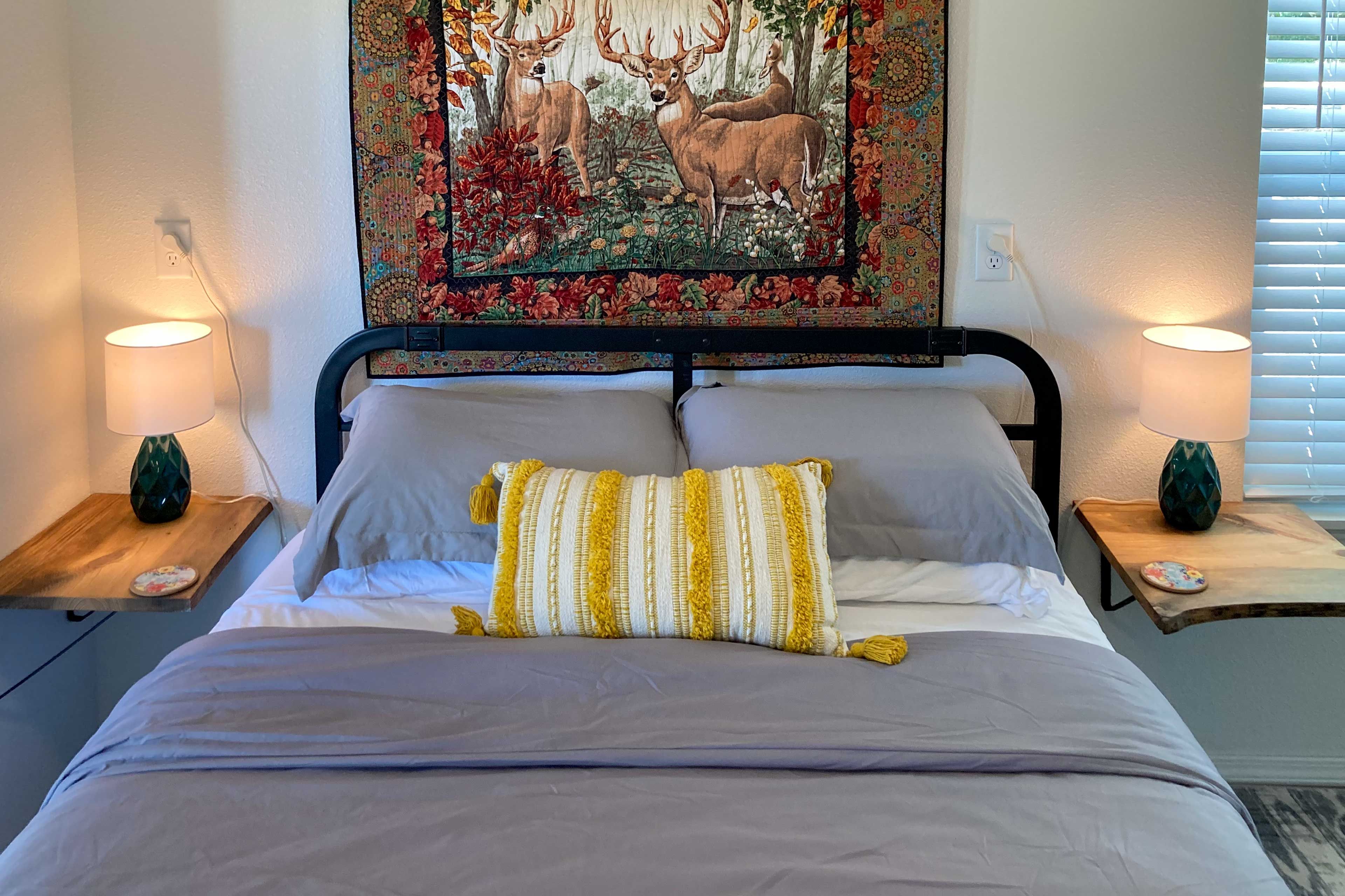 Bedroom 7 | Queen Bed