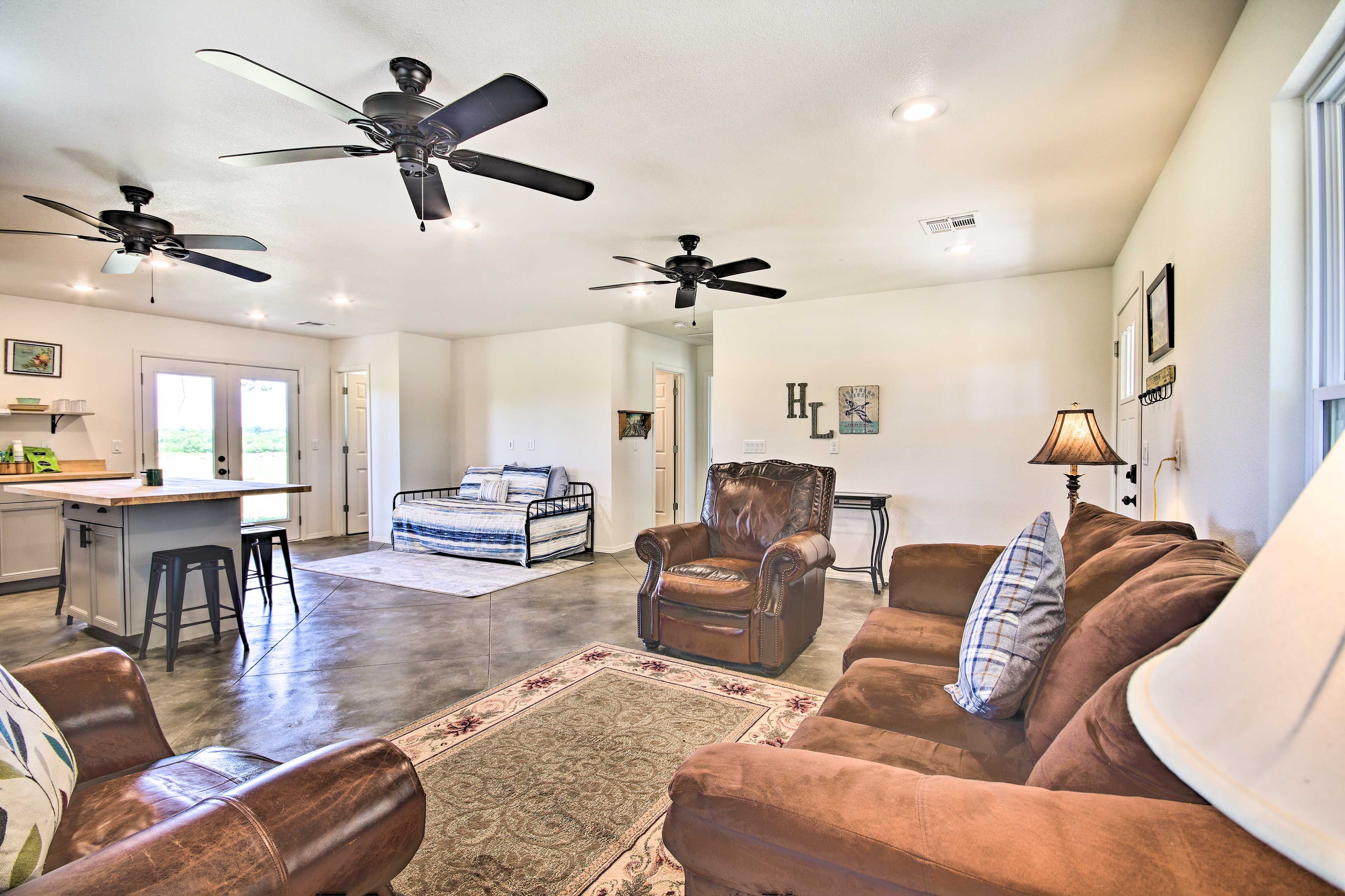 Balvenie | Cabin 1 | Living Area | Twin Daybed w/ Twin Trundle