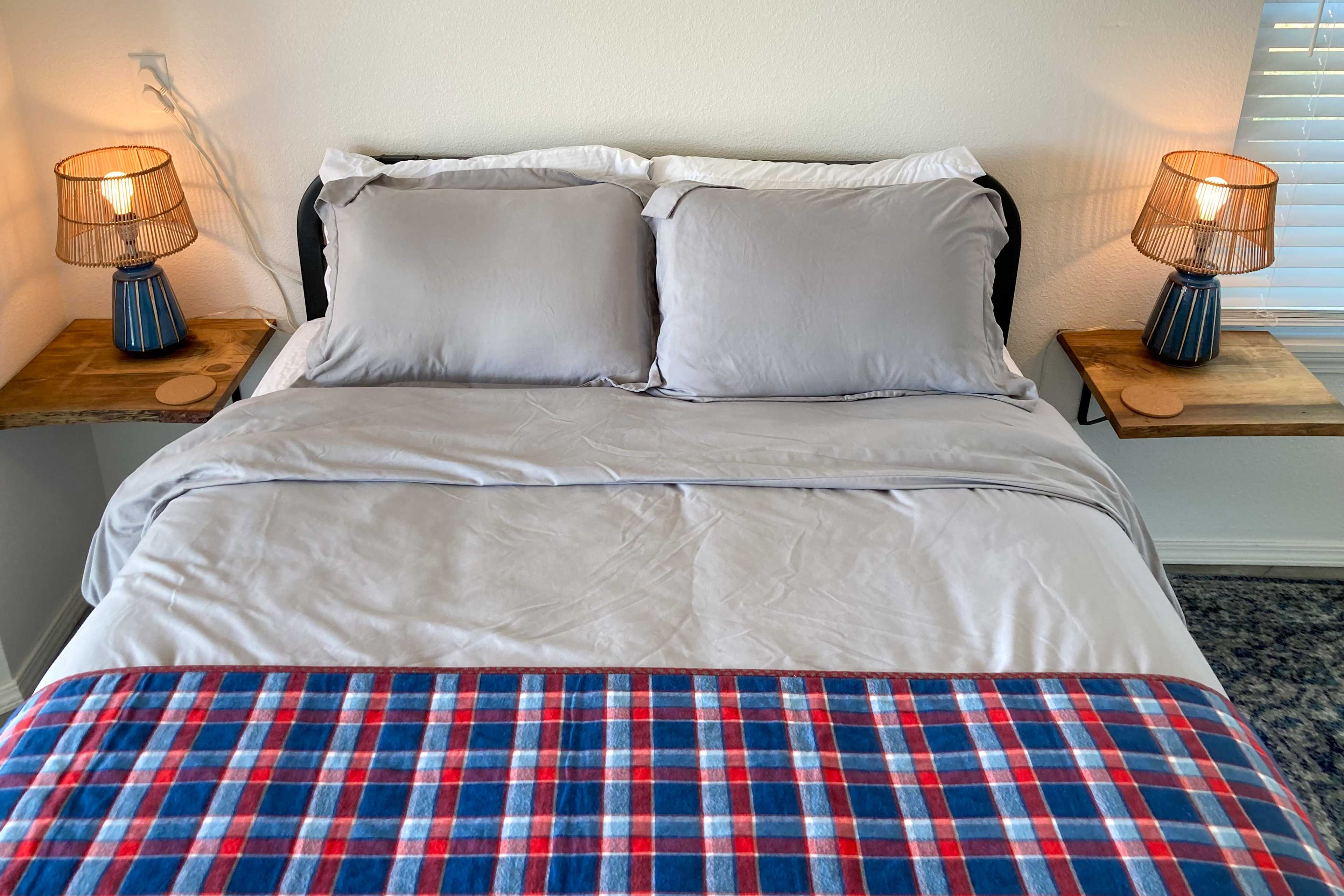 Bedroom 5 | Queen Bed