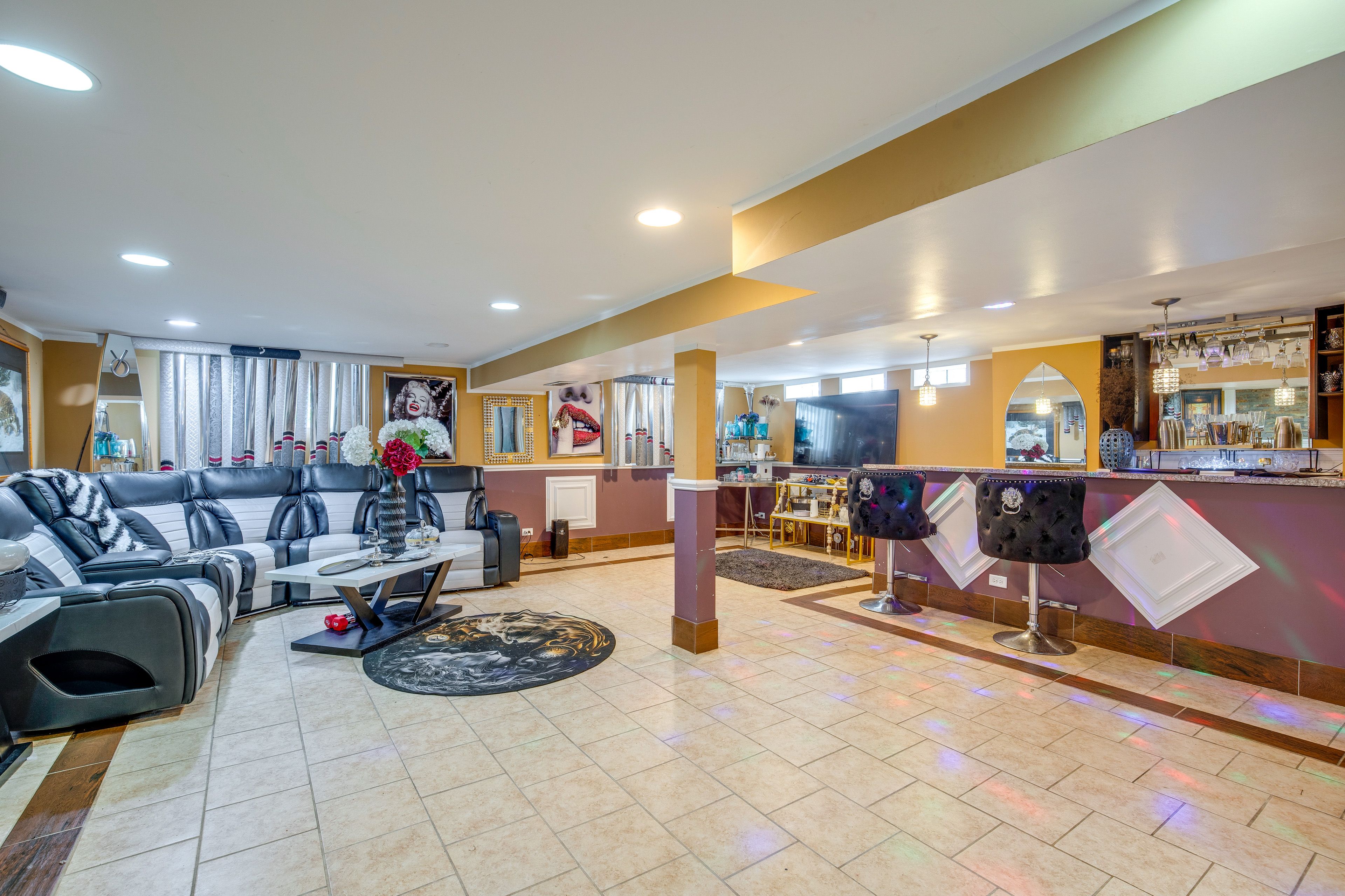 Living Room | Bar