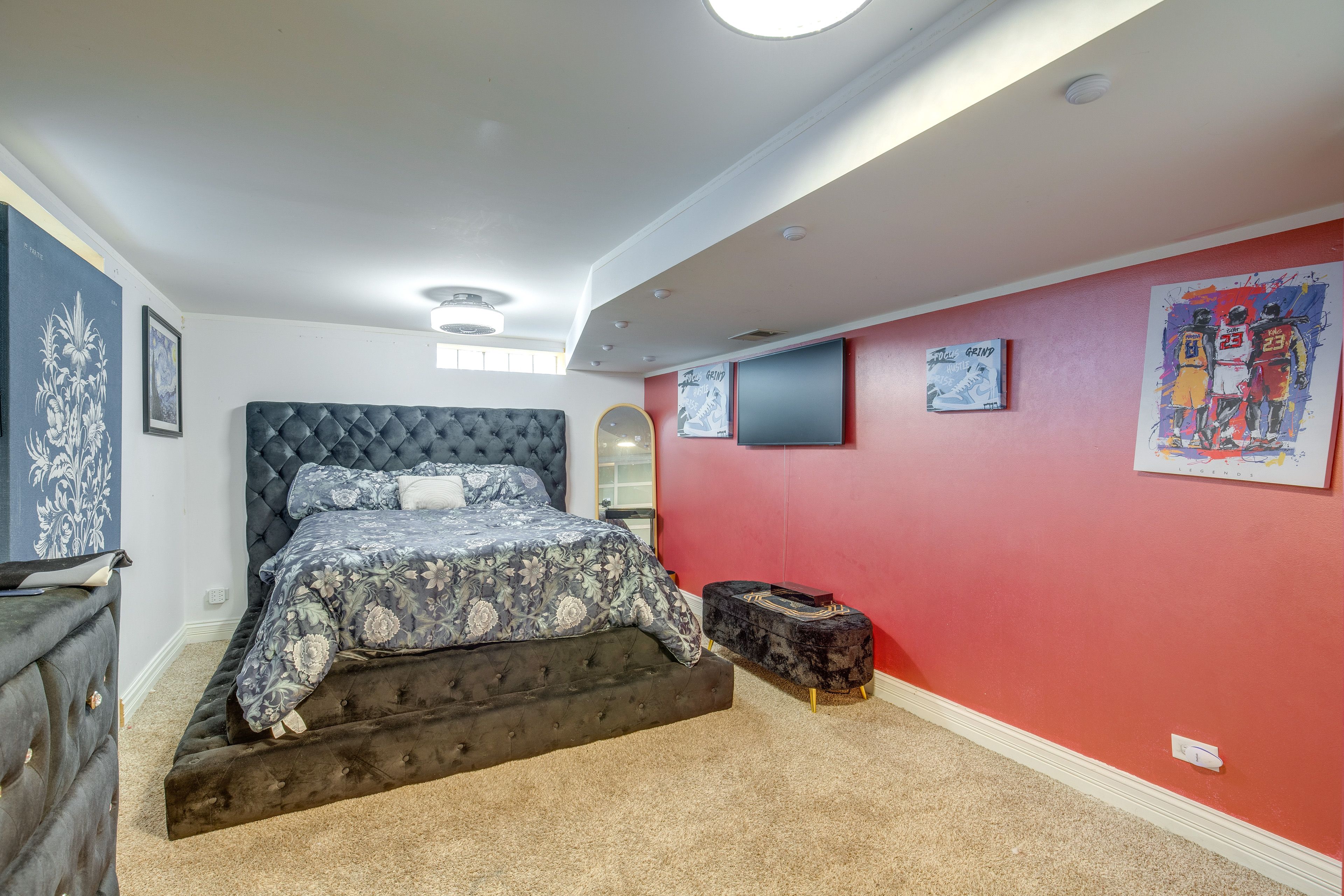 Bedroom 1 | Queen Bed | Smart TV