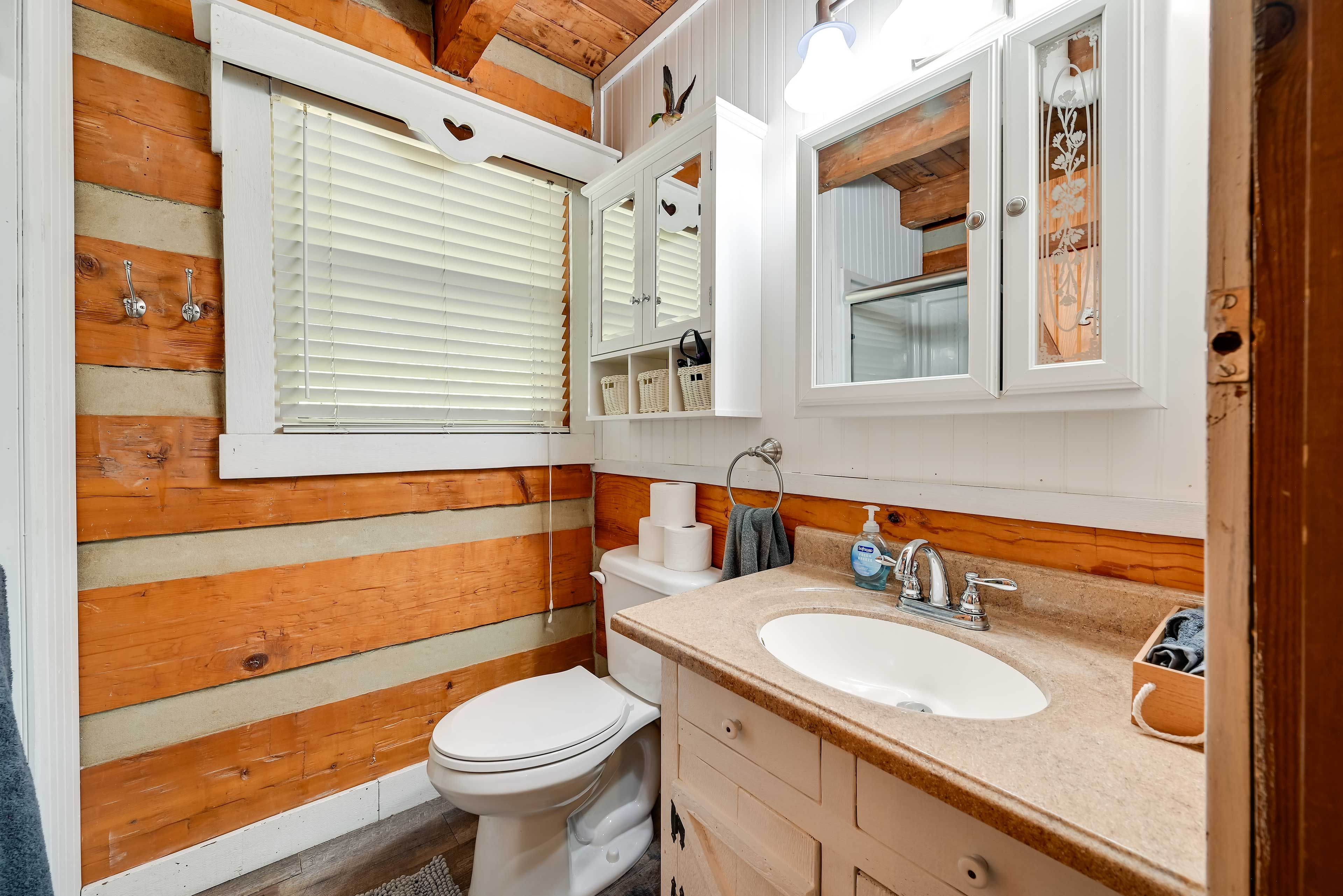 Bathroom | 1st Floor