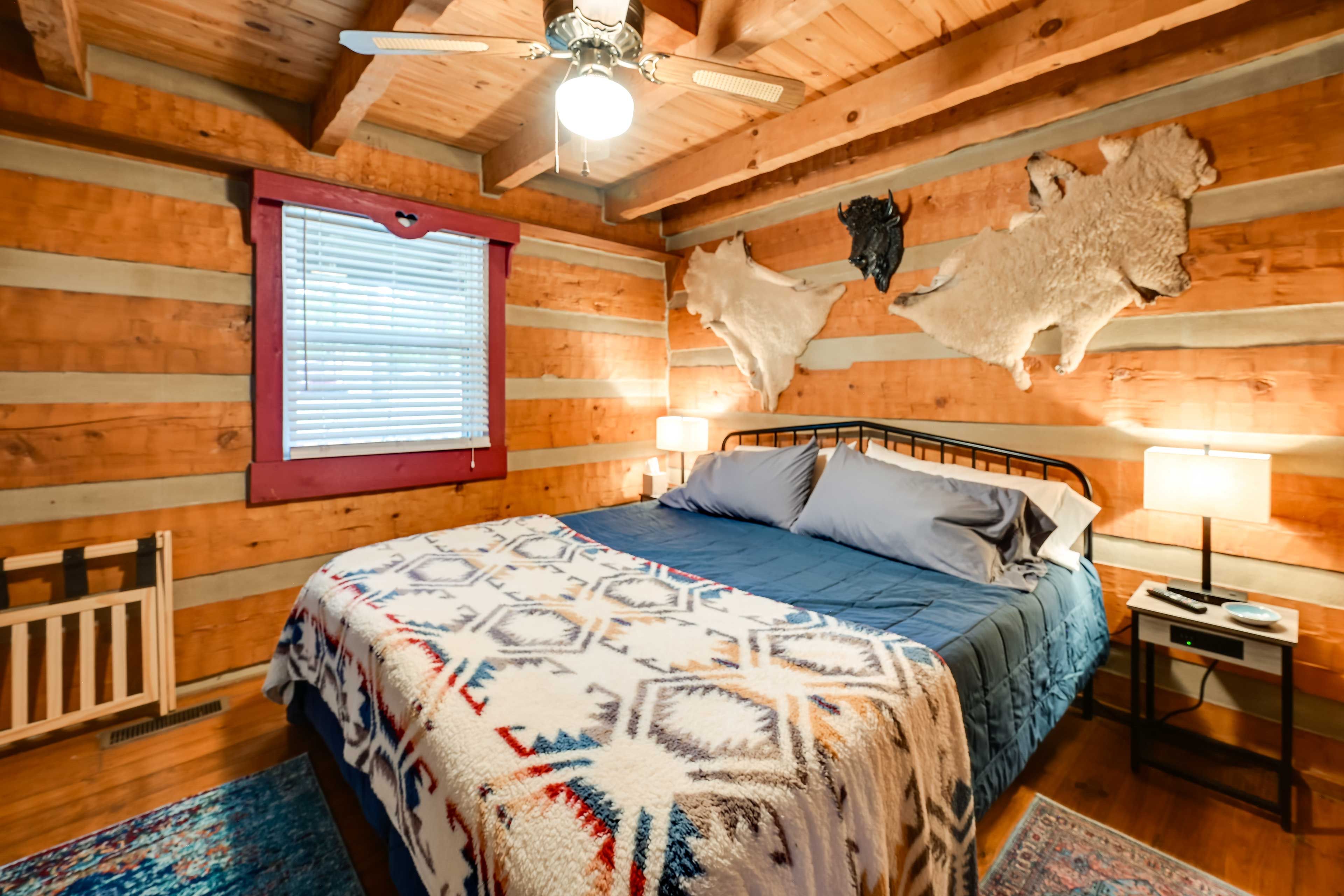 Bedroom 1 | King Bed | 1st Floor