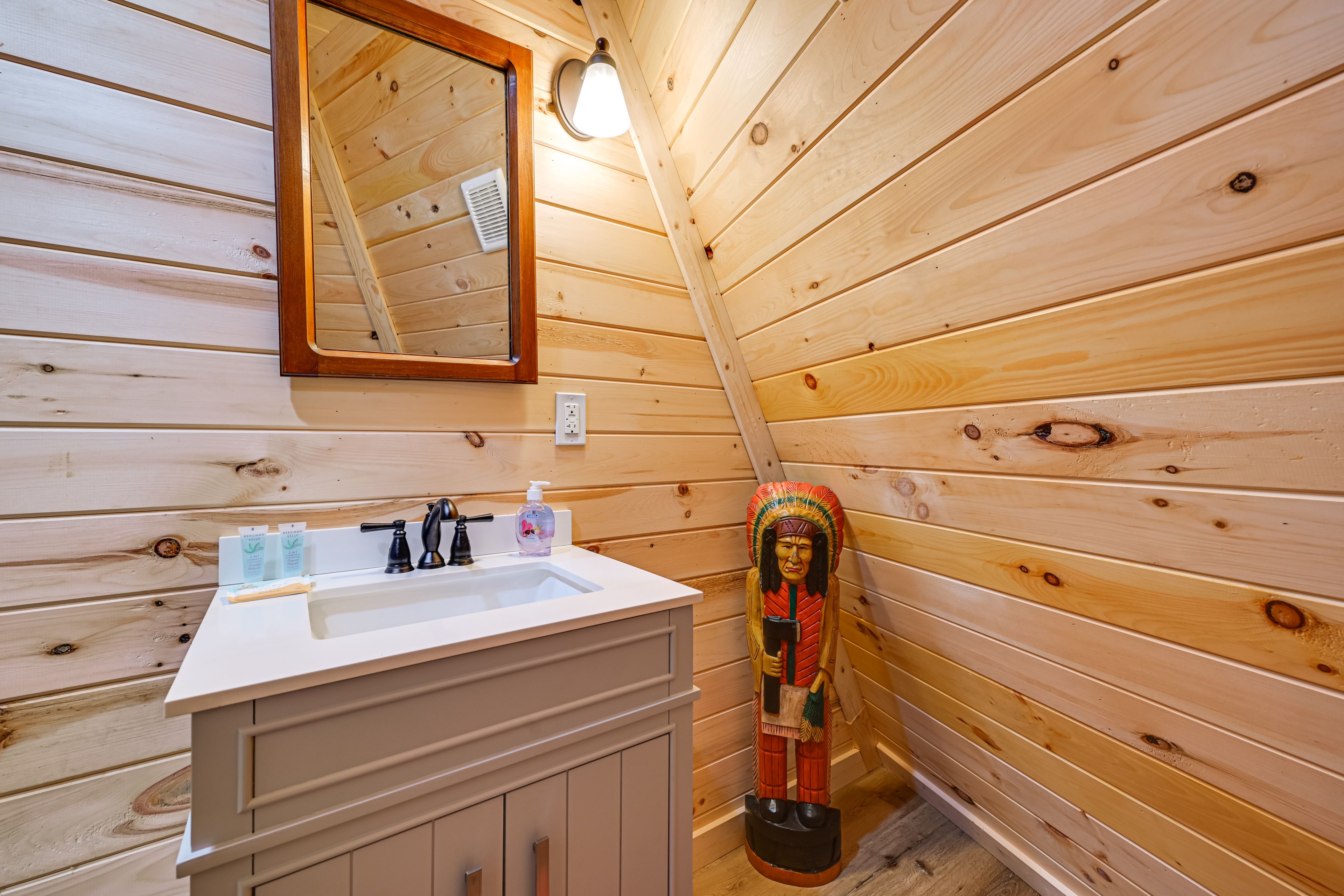 Bathroom | 1st Floor