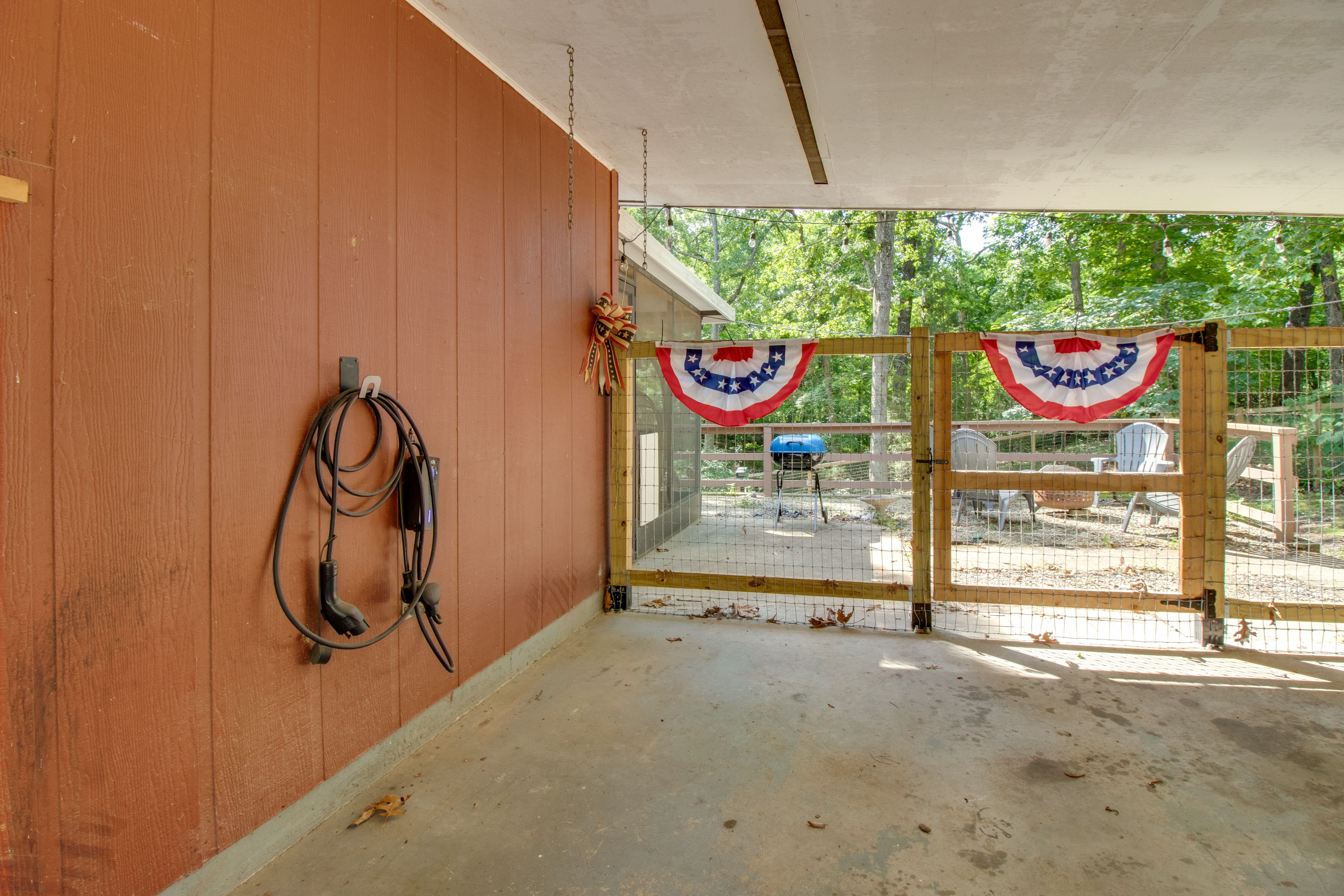 Carport (1 Vehicle) | Driveway (5 Vehicles) | Boat/Trailer Parking | EV Charger