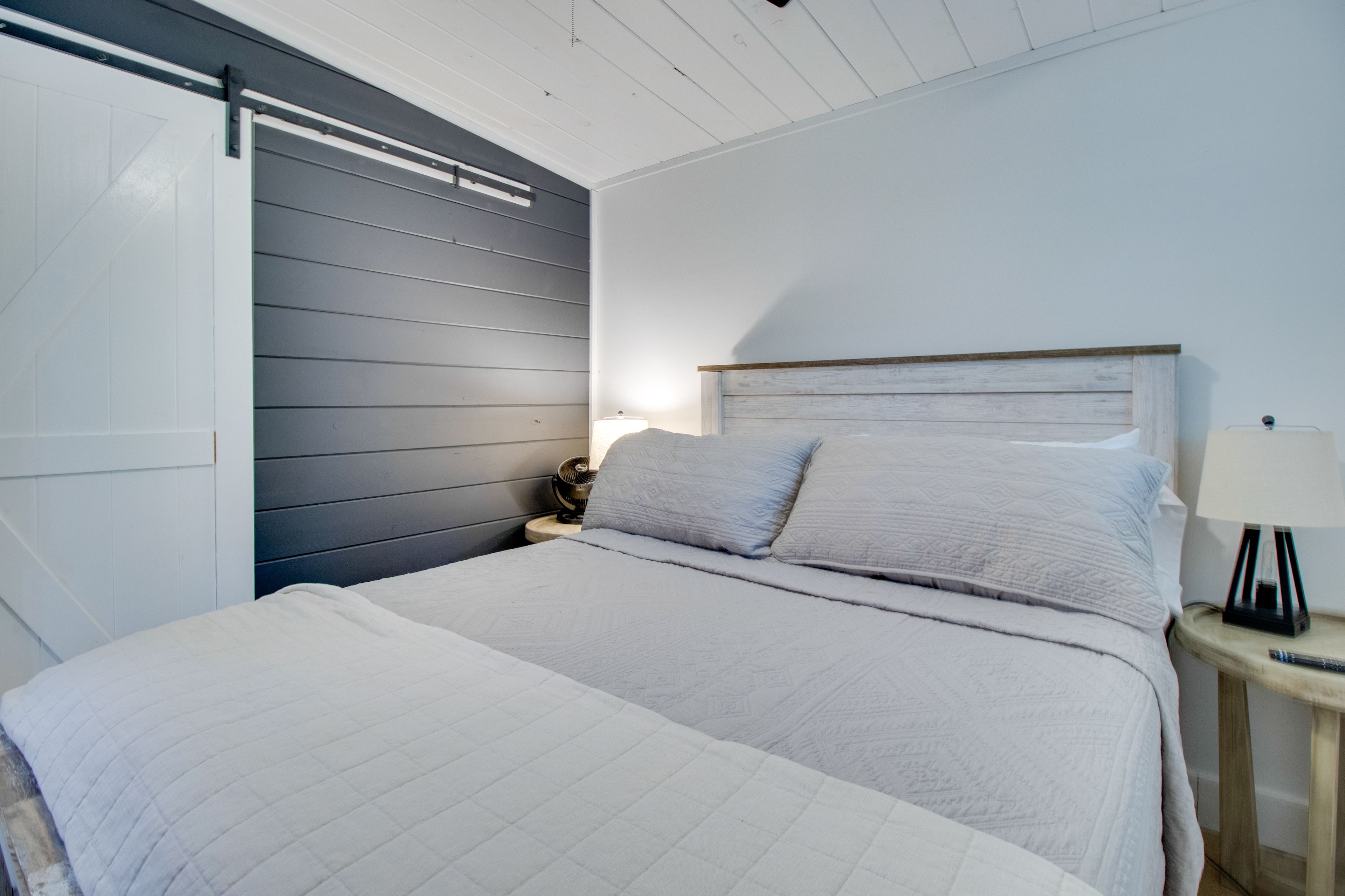 Bedroom 2 | Queen Bed | 1st Floor