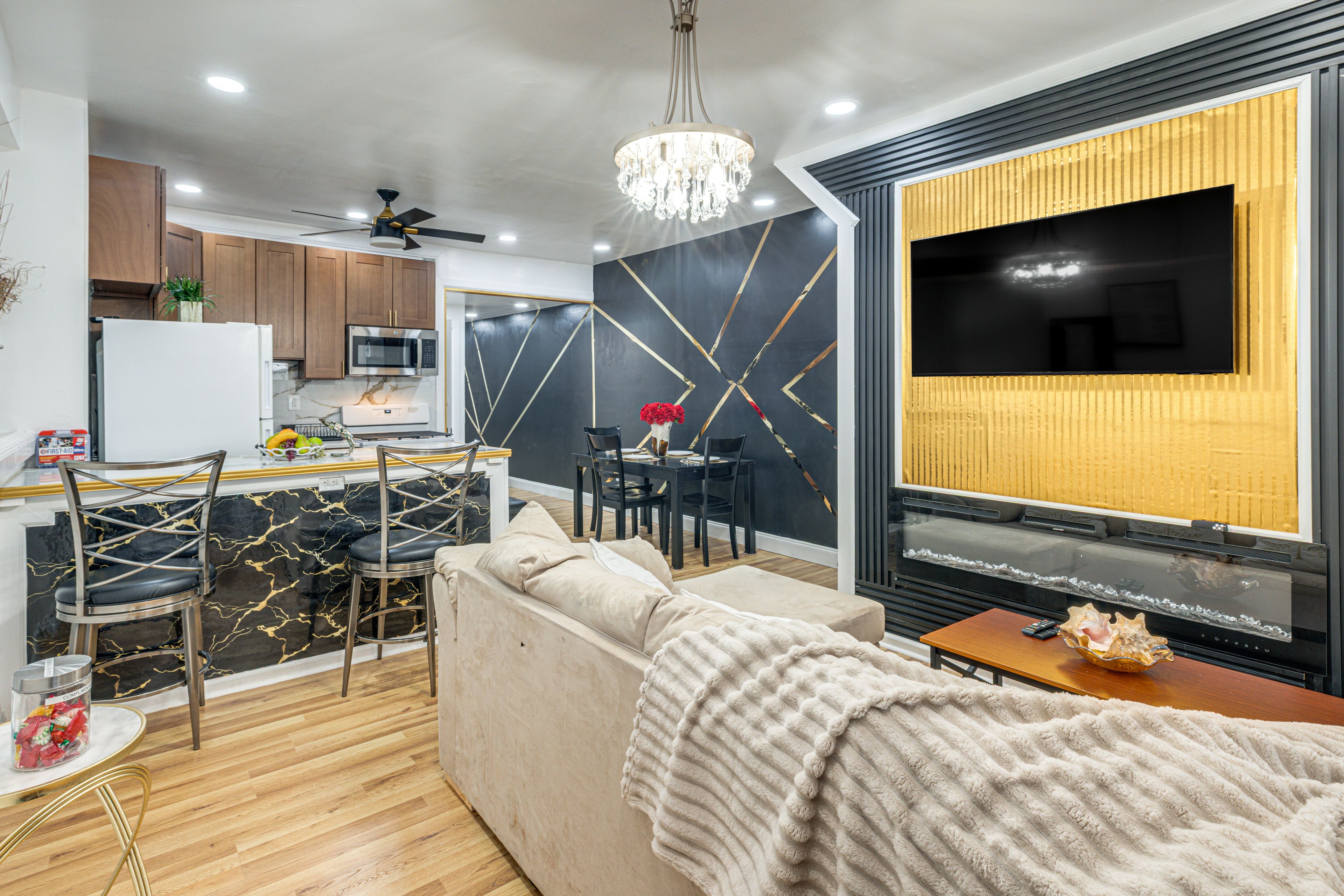 Philadelphia Vacation Rental | 2BR | 1BA | 960 Sq Ft |