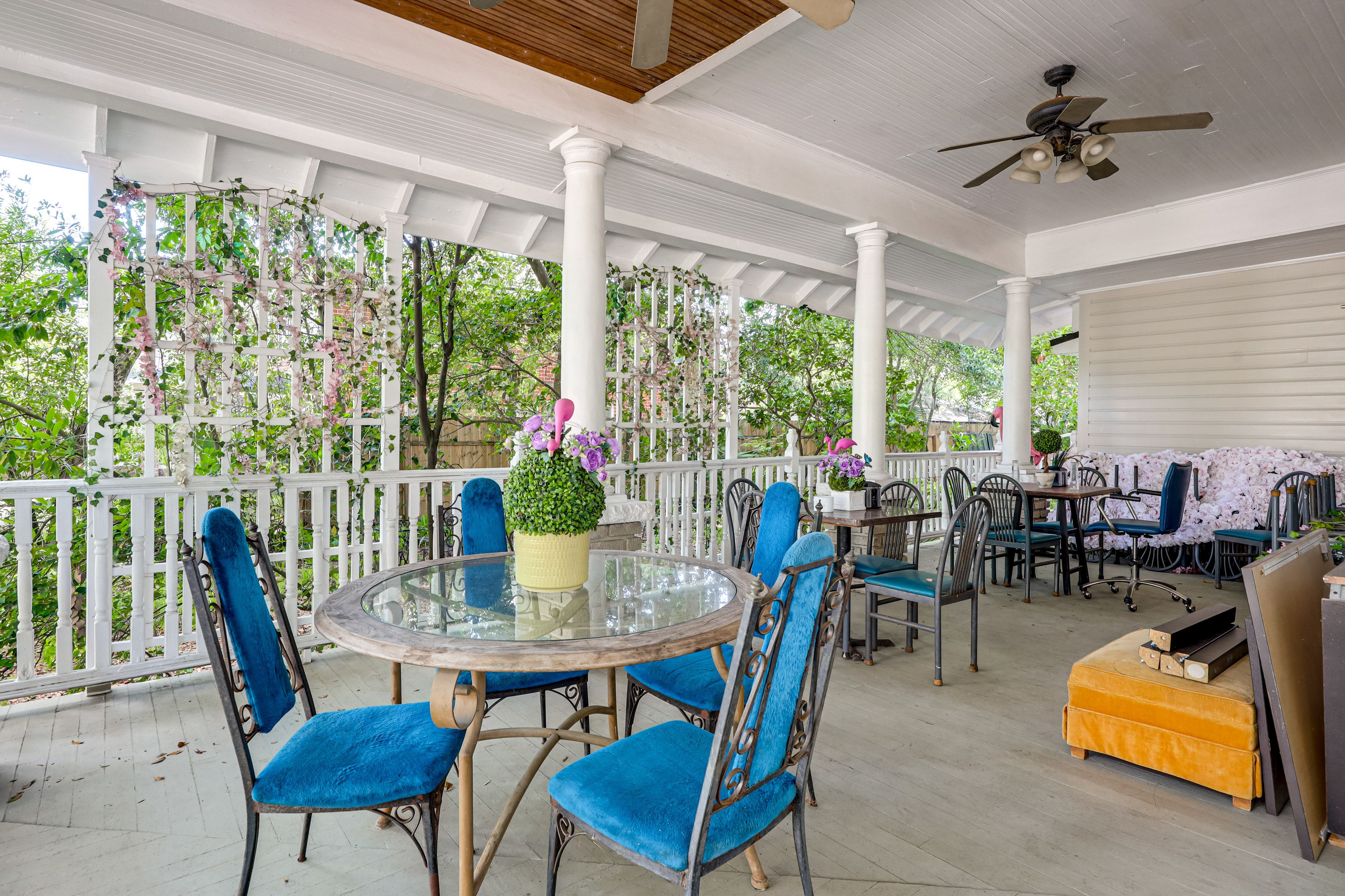 Covered Porch | Tasteful Outdoor Dining