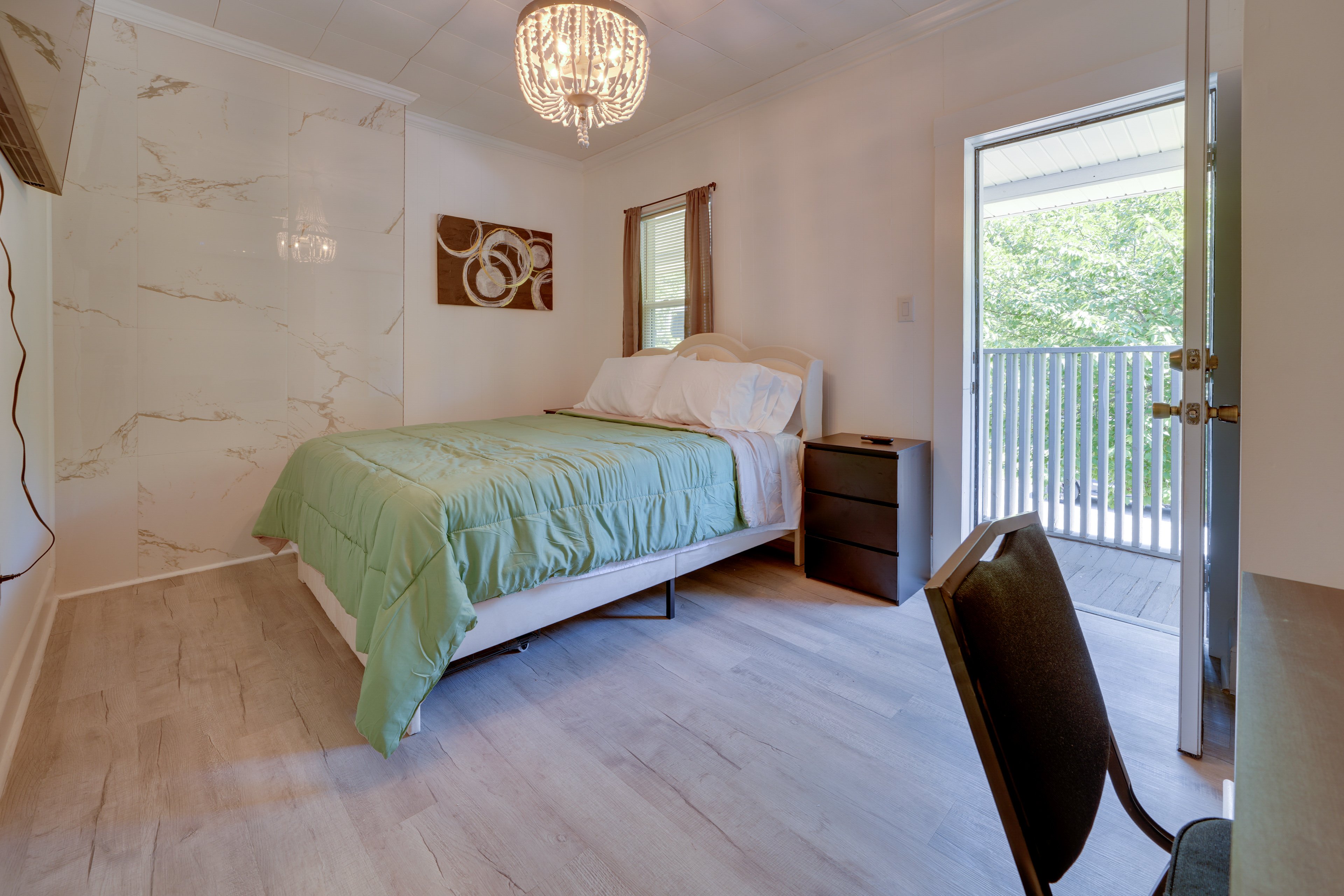 Hinton Vacation Rental | Studio | 1BA | 300 Sq Ft