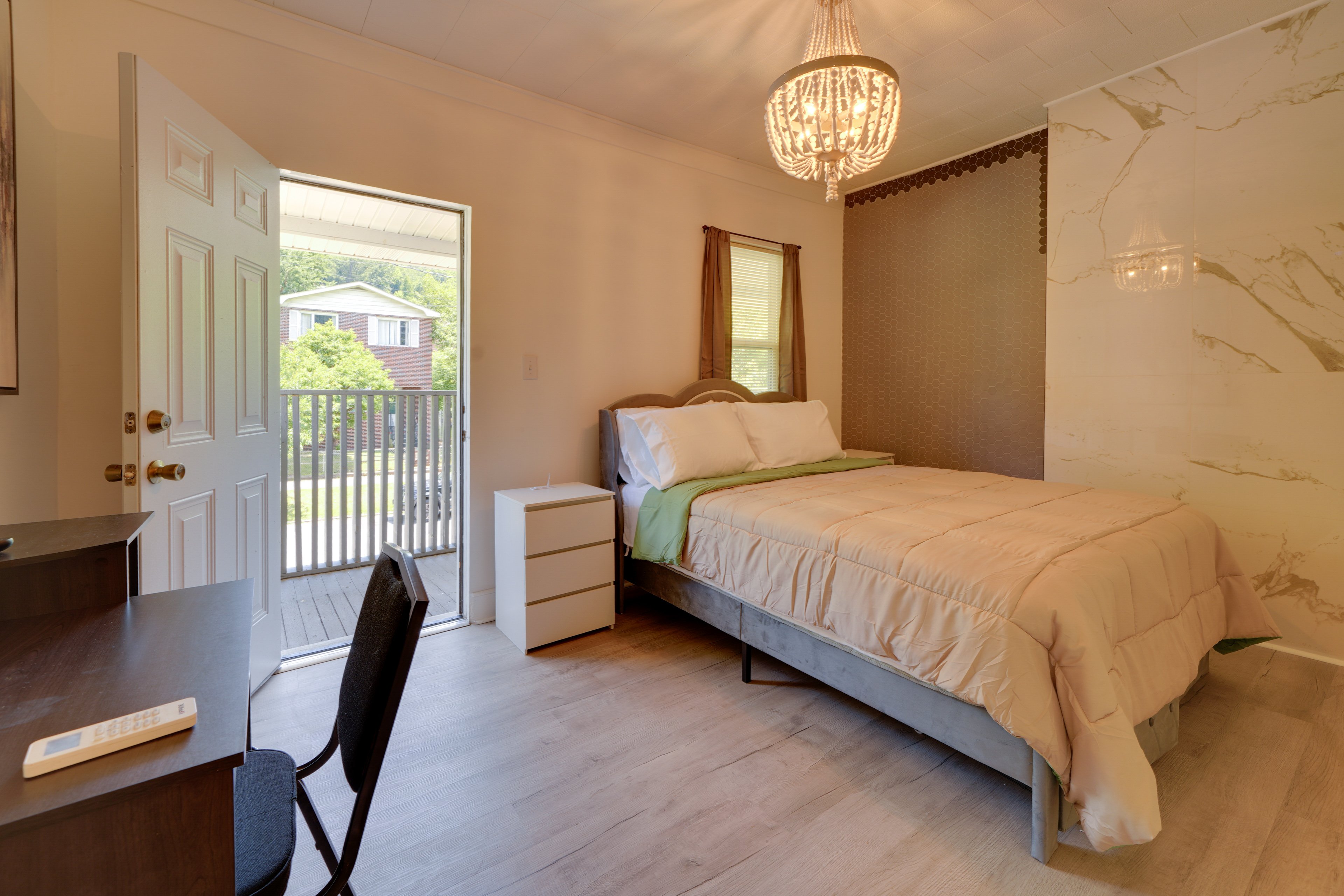 Hinton Vacation Rental | Studio | 1BA | 300 Sq Ft