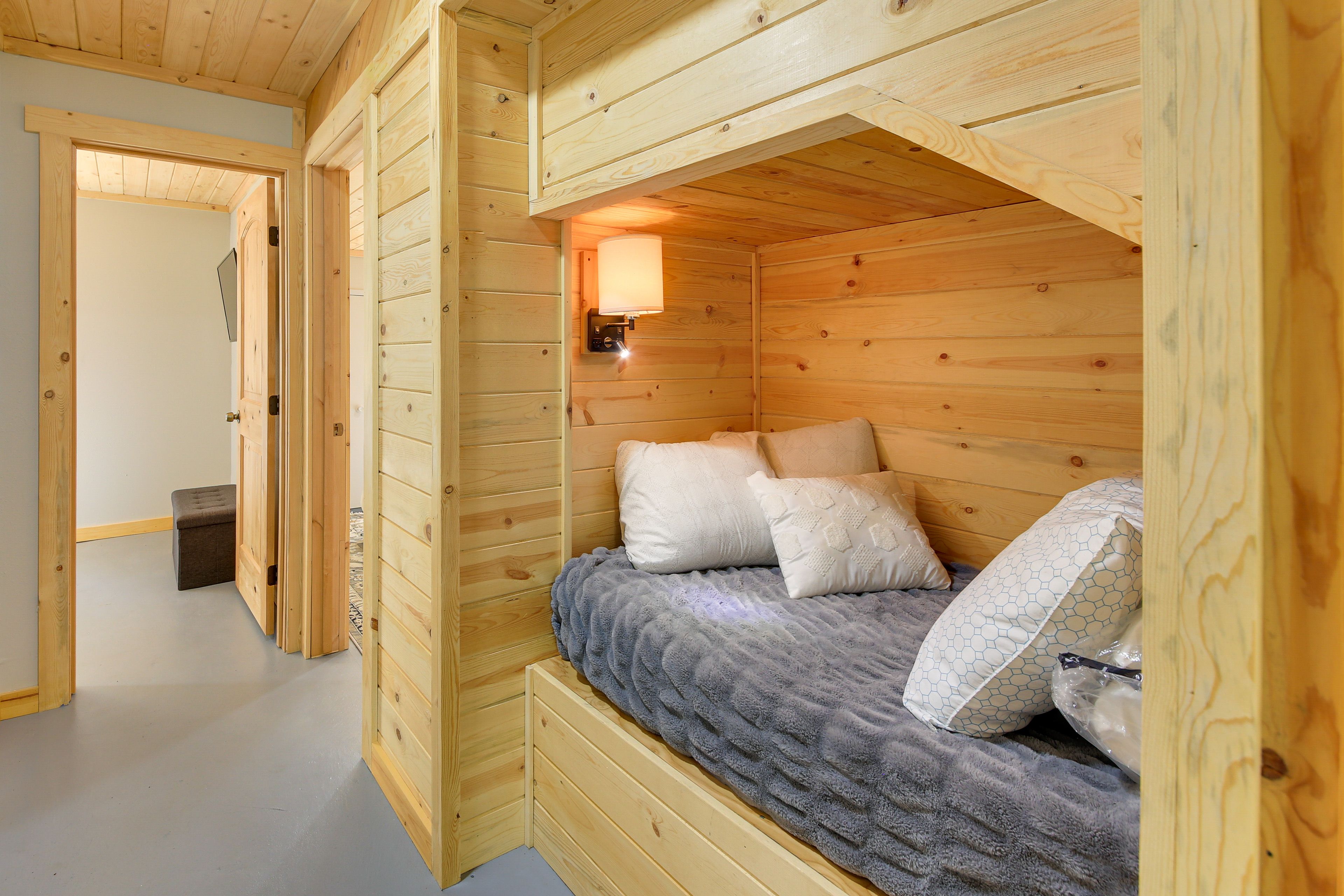 Sleeping Cubby | Twin Bed