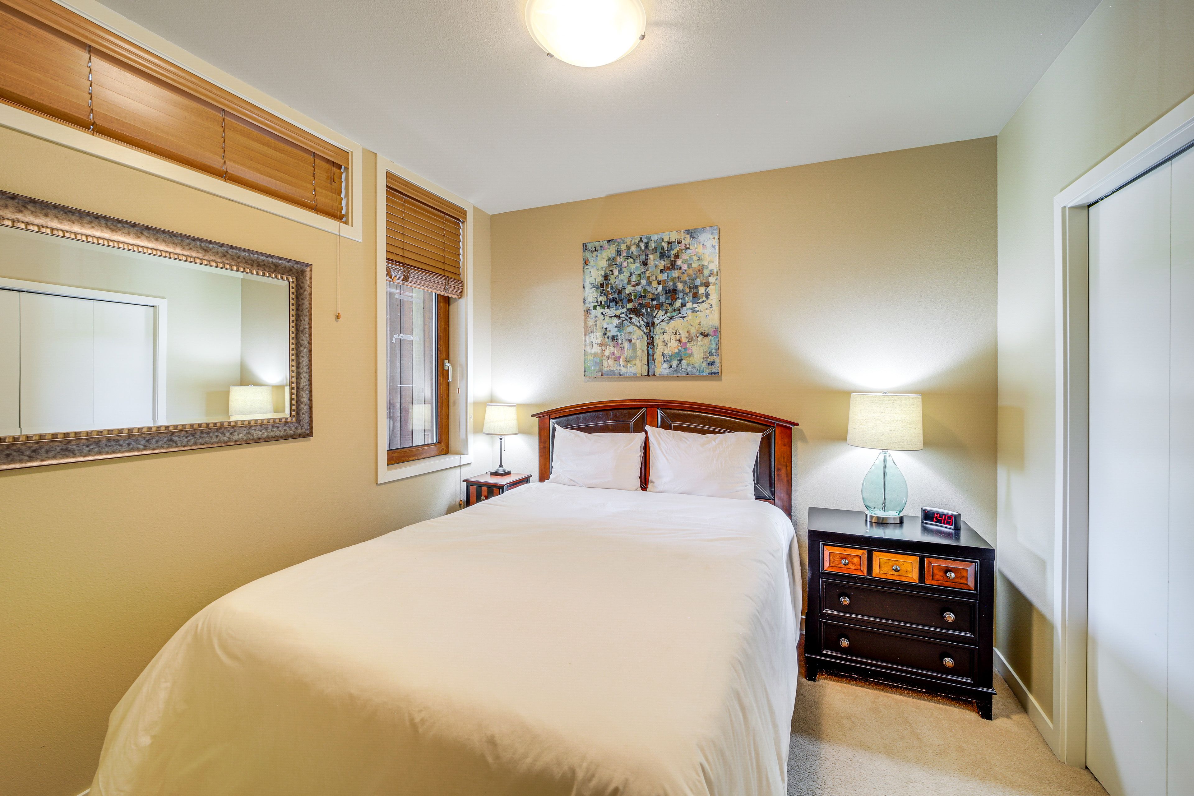 Unit 1 | Bedroom 2 | Queen Bed