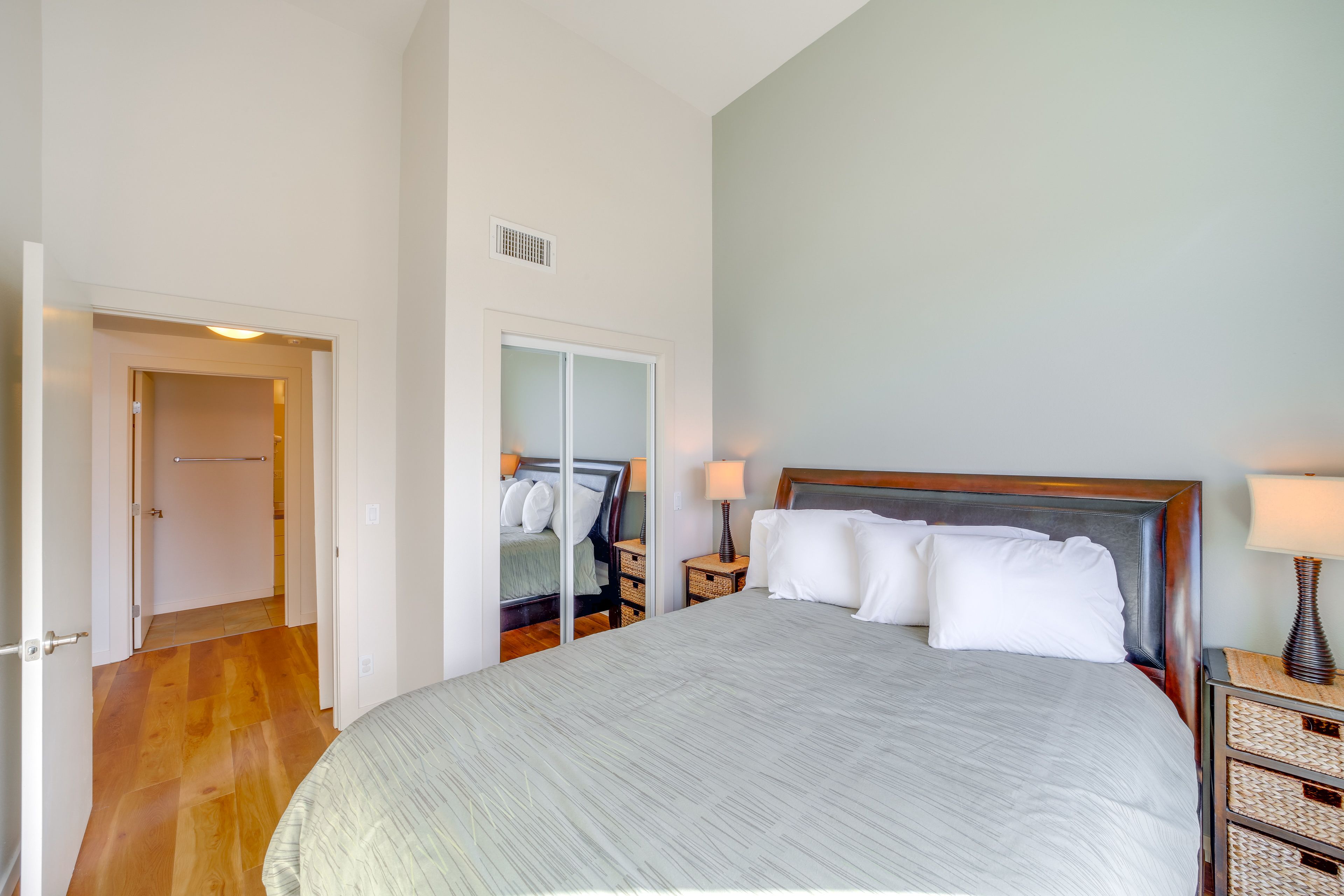 Unit 2 | Bedroom 3 | Queen Bed