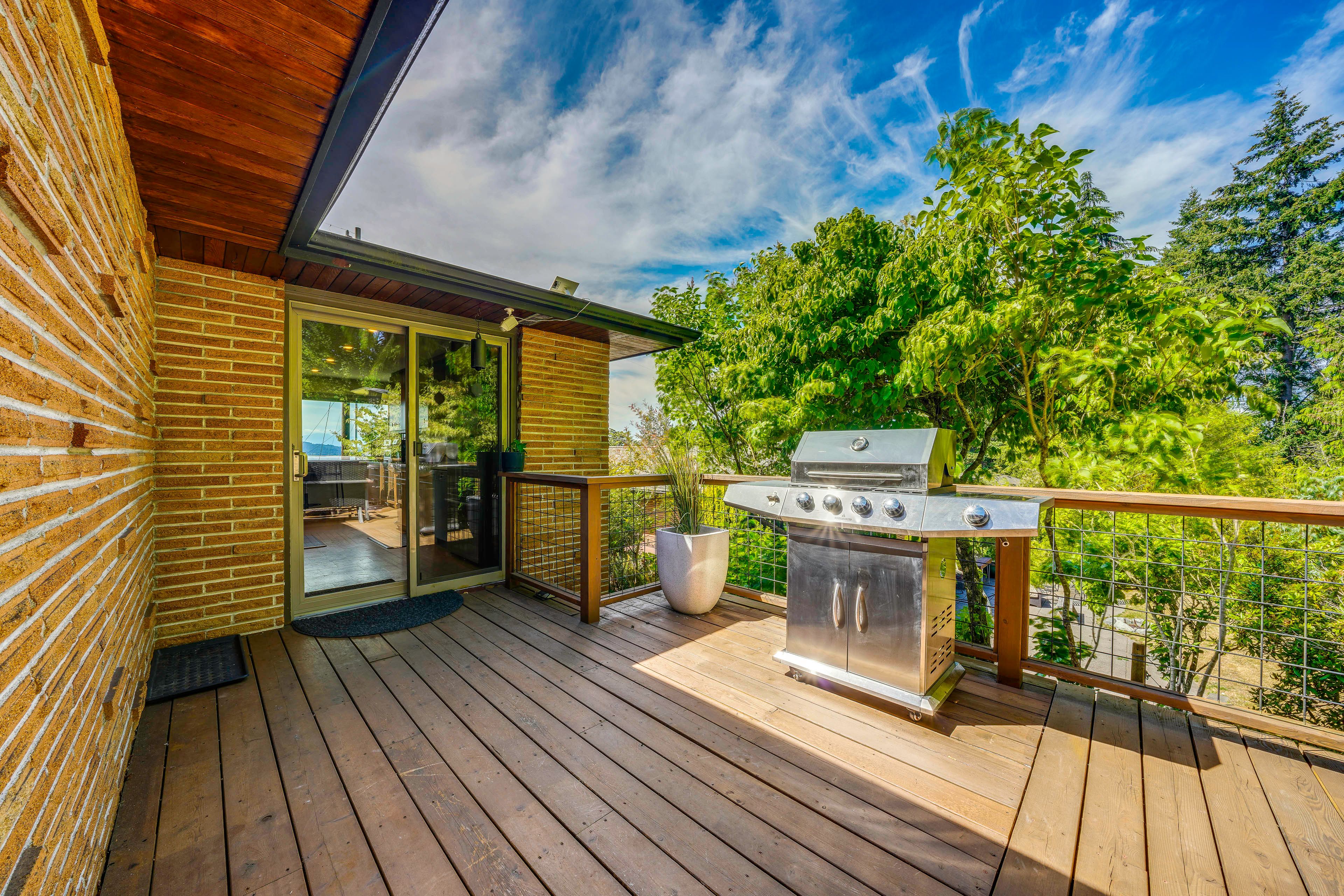 Deck | Gas Grill