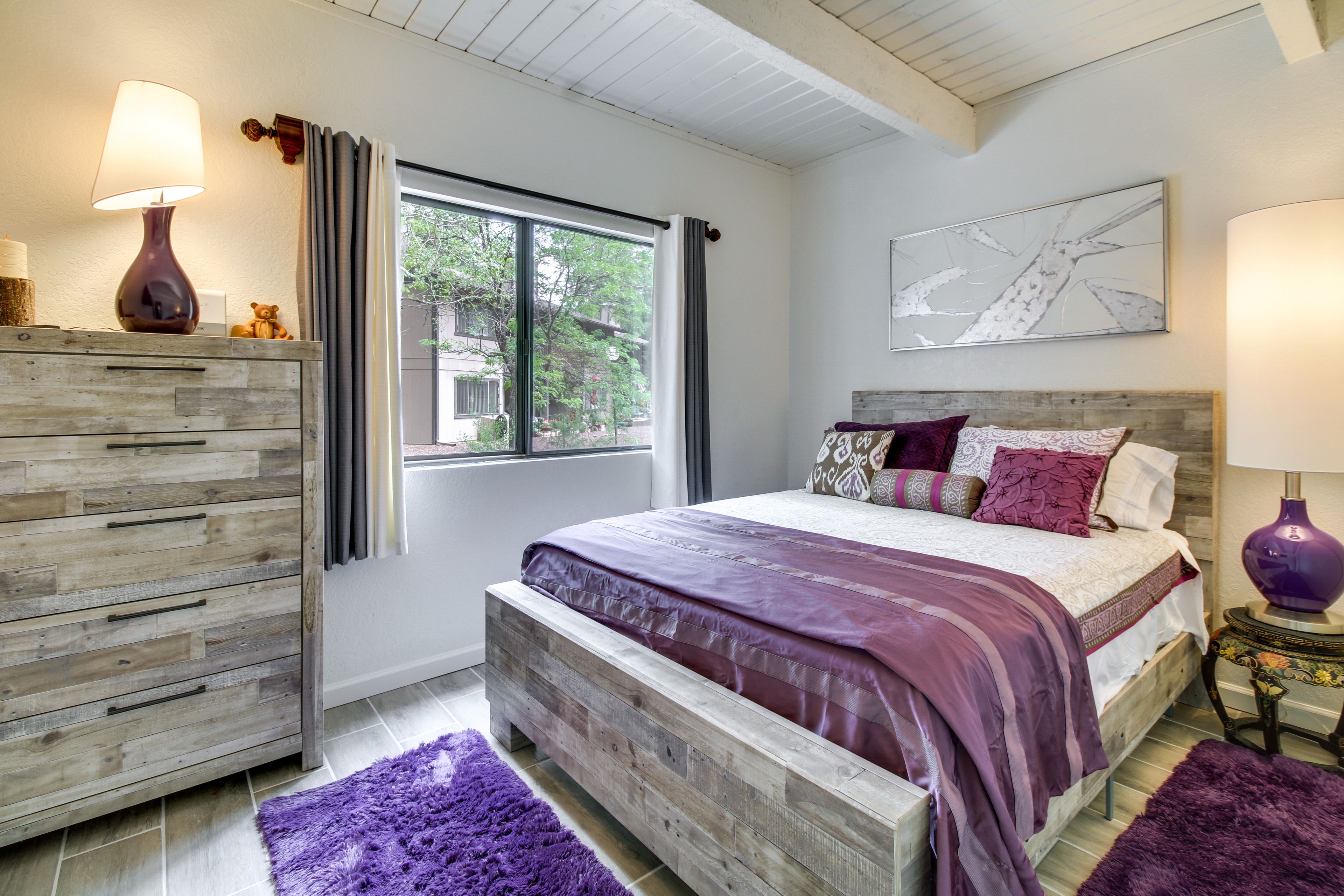 Bedroom 2 | Queen Bed