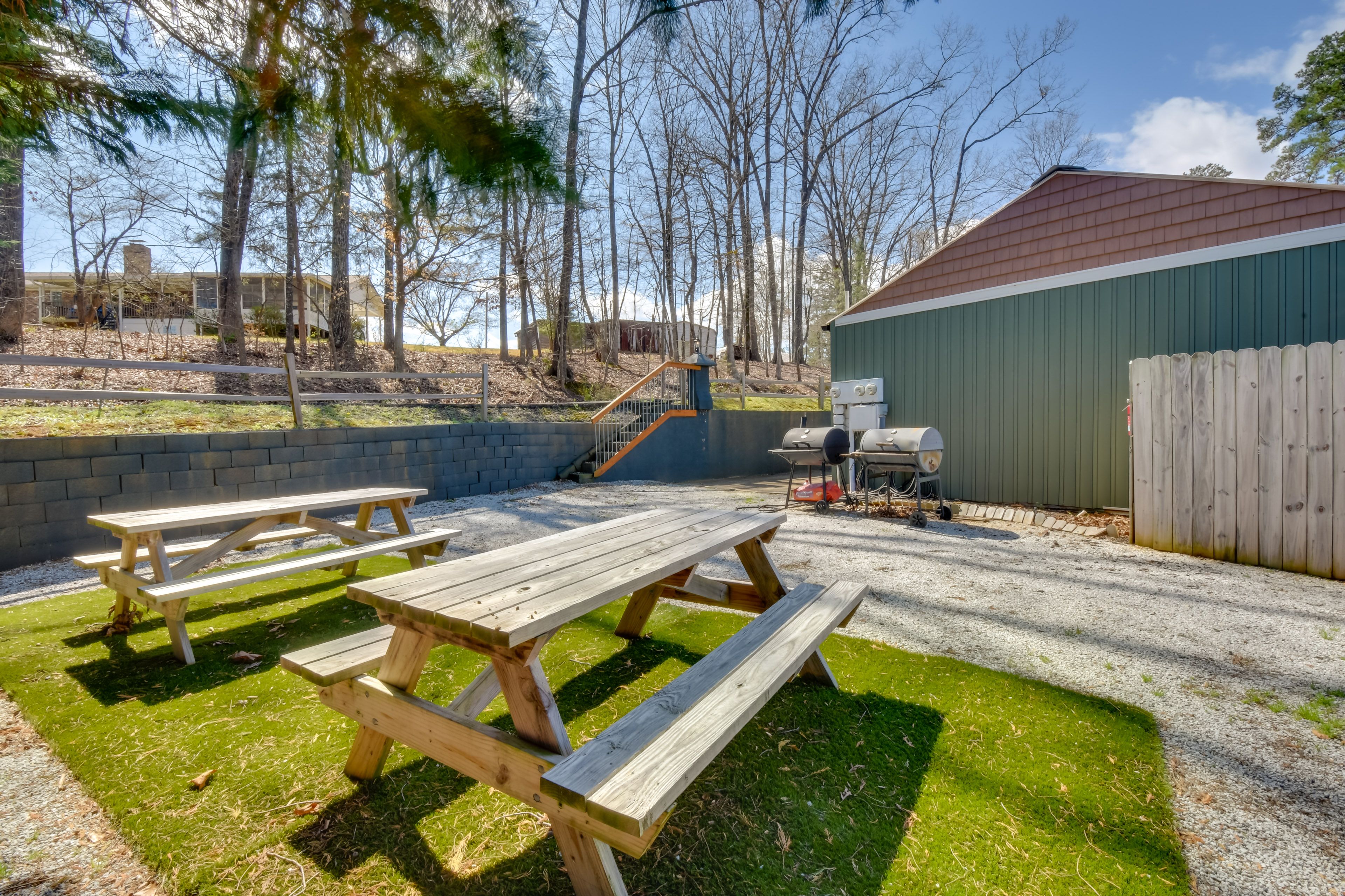 Patio | Grills | Picnic Tables