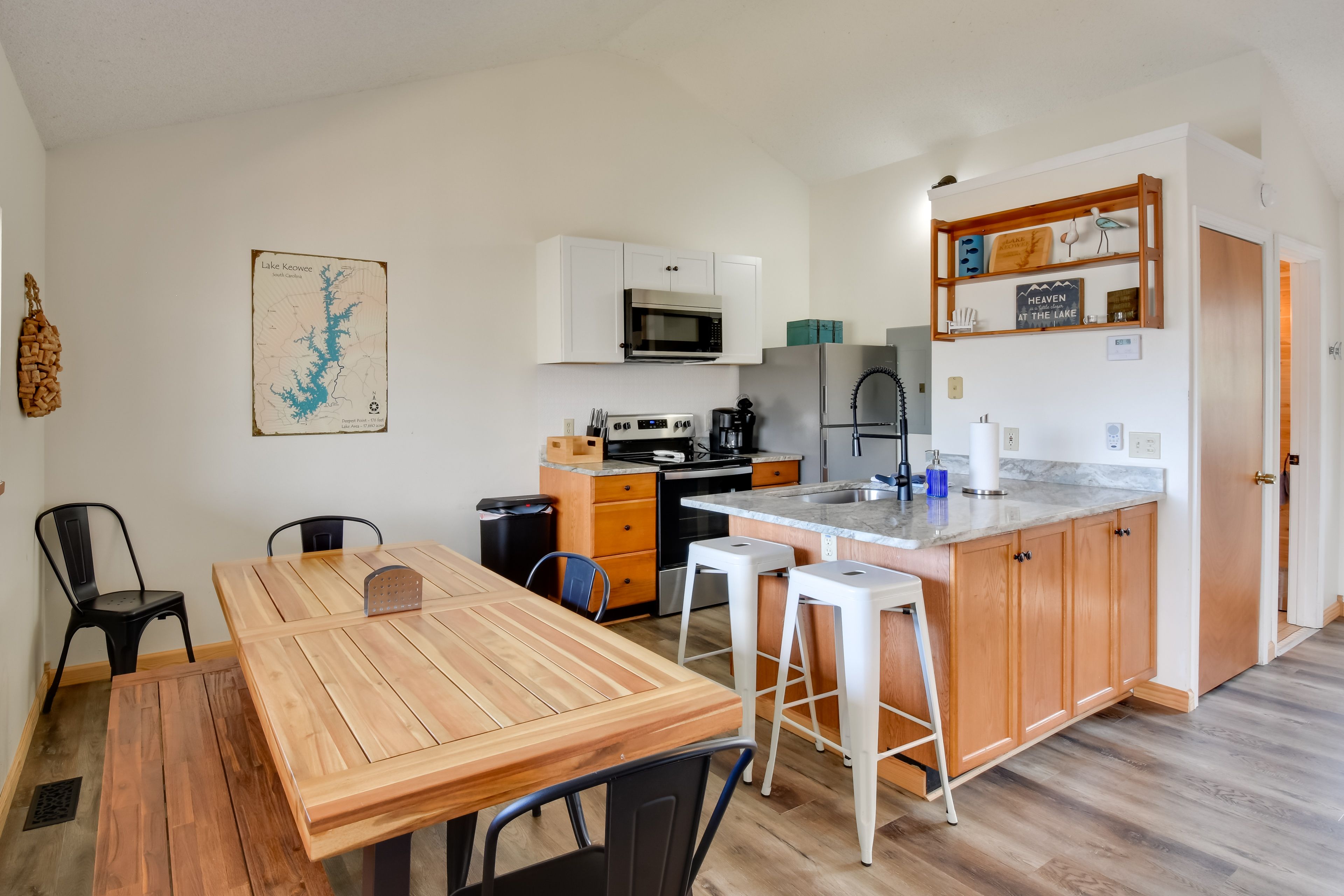 Kitchen | Main Level