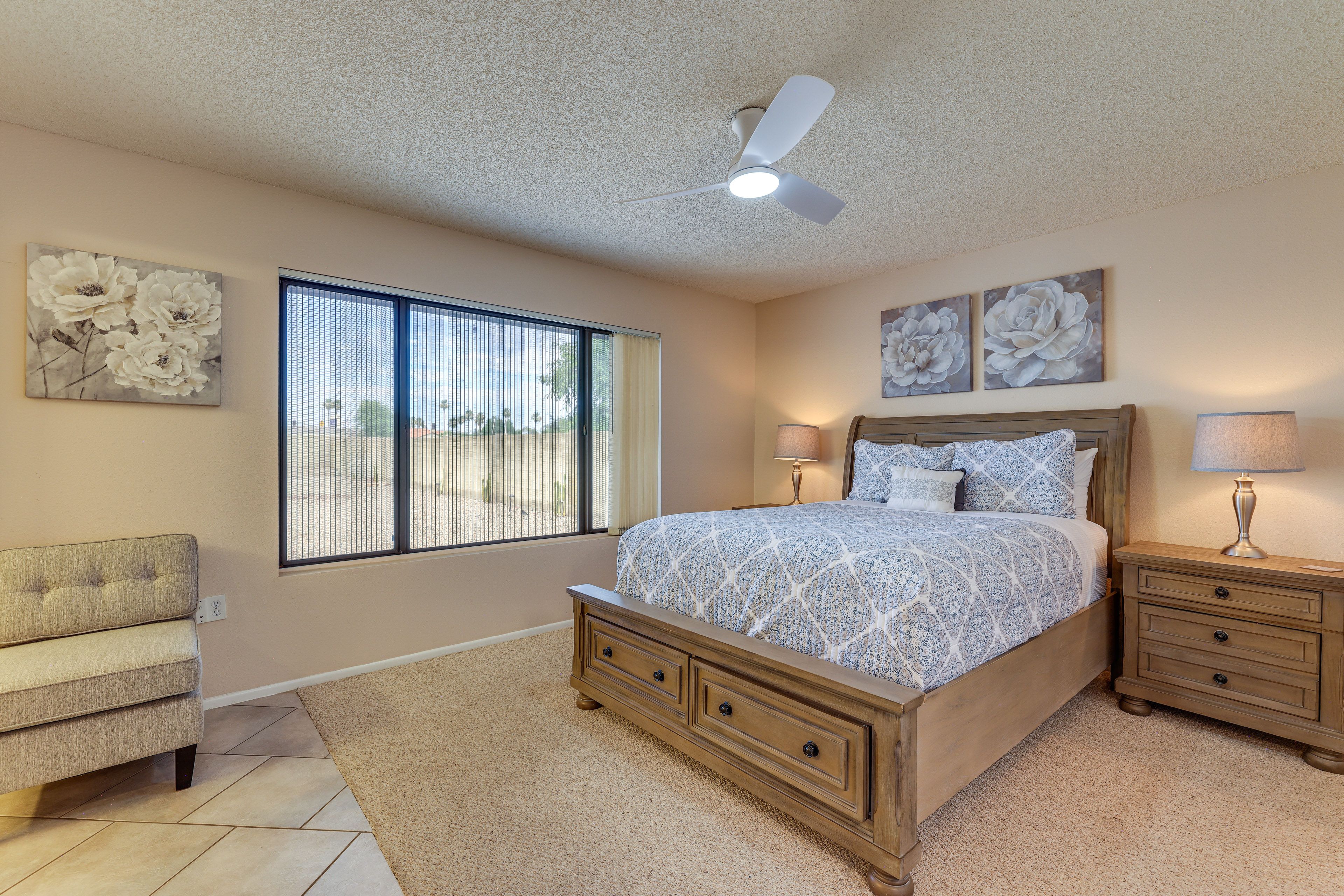 Bedroom 1 | Queen Bed