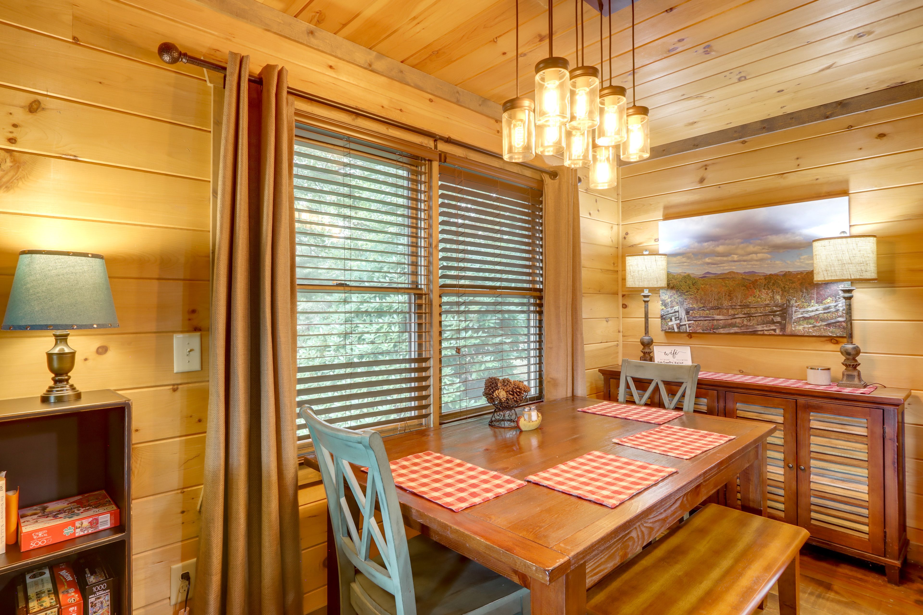 Dining Area | Dishes & Flatware Provided | 1st Floor