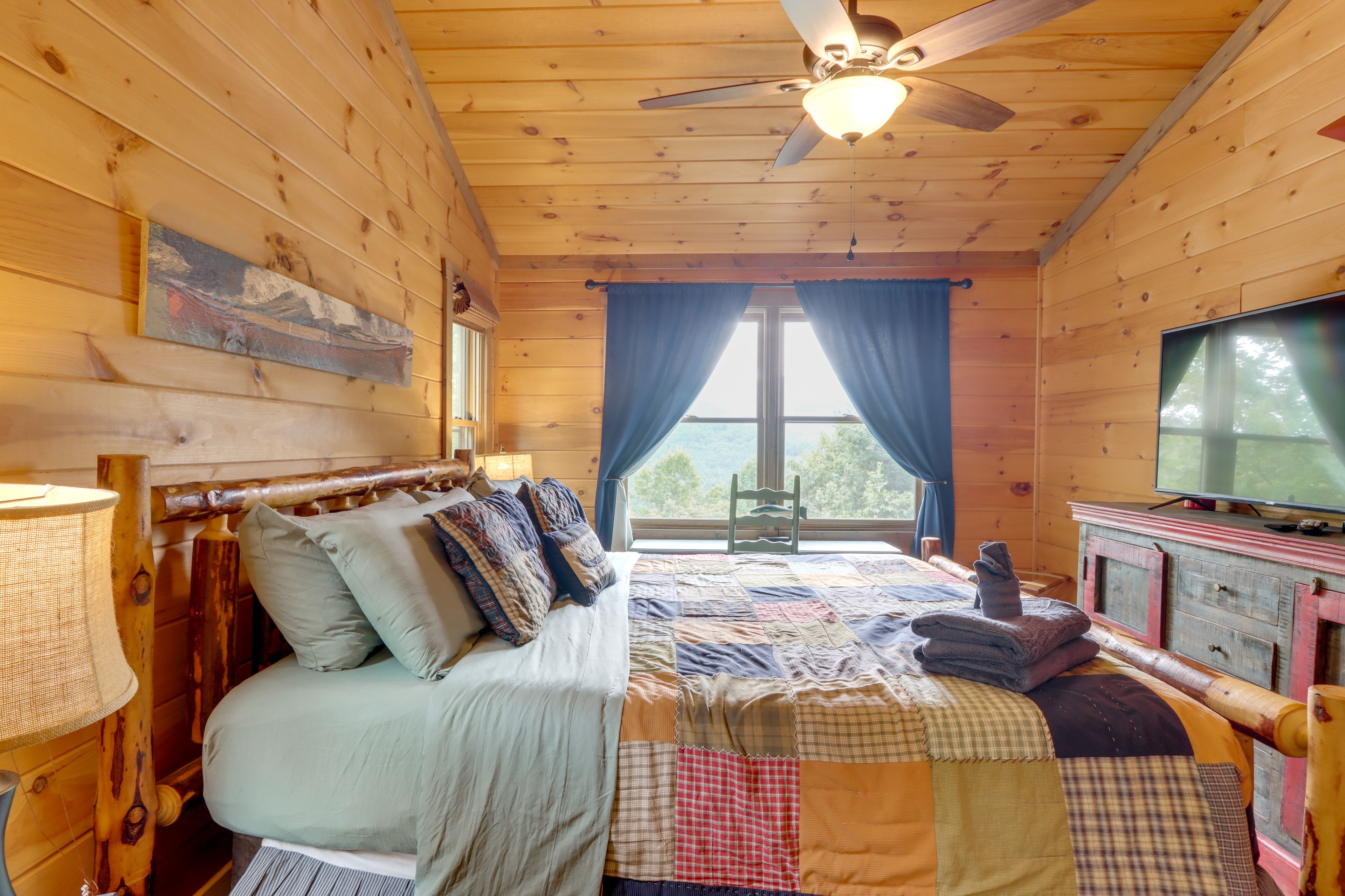 Bedroom 2 | Queen Bed | 2nd Floor