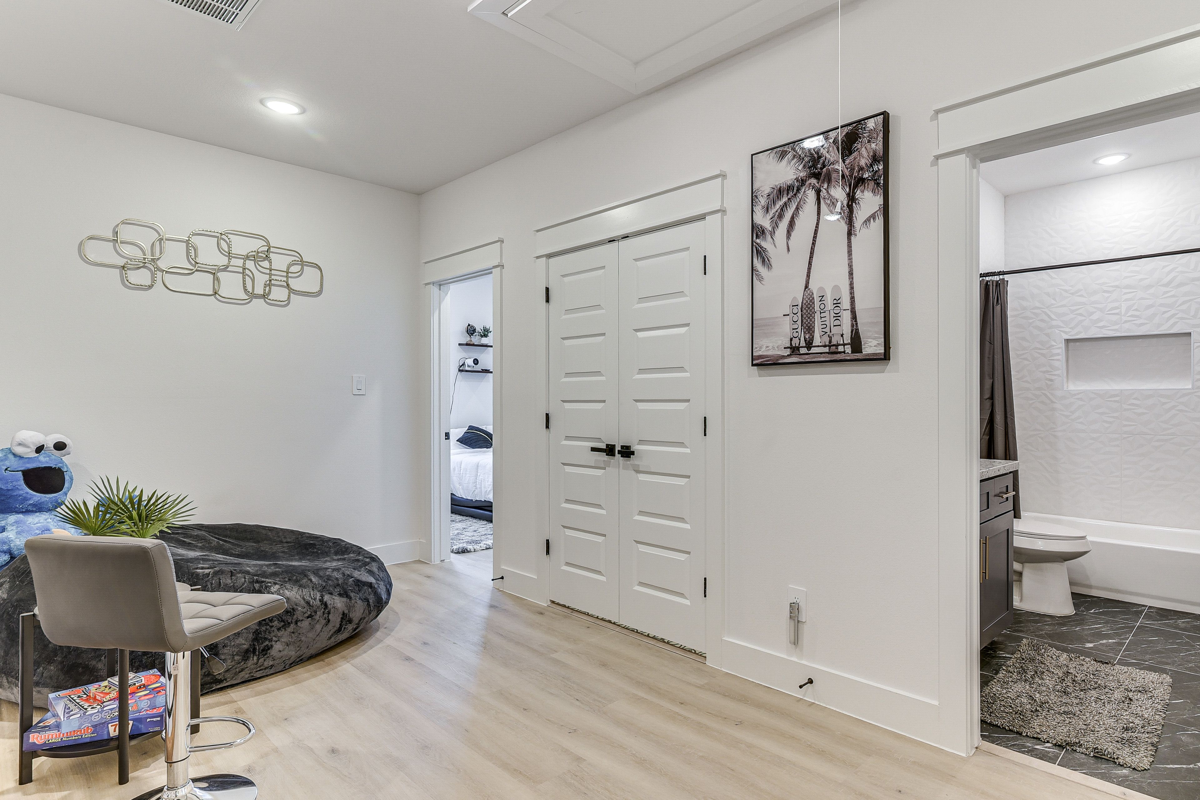 Den | 2nd Floor