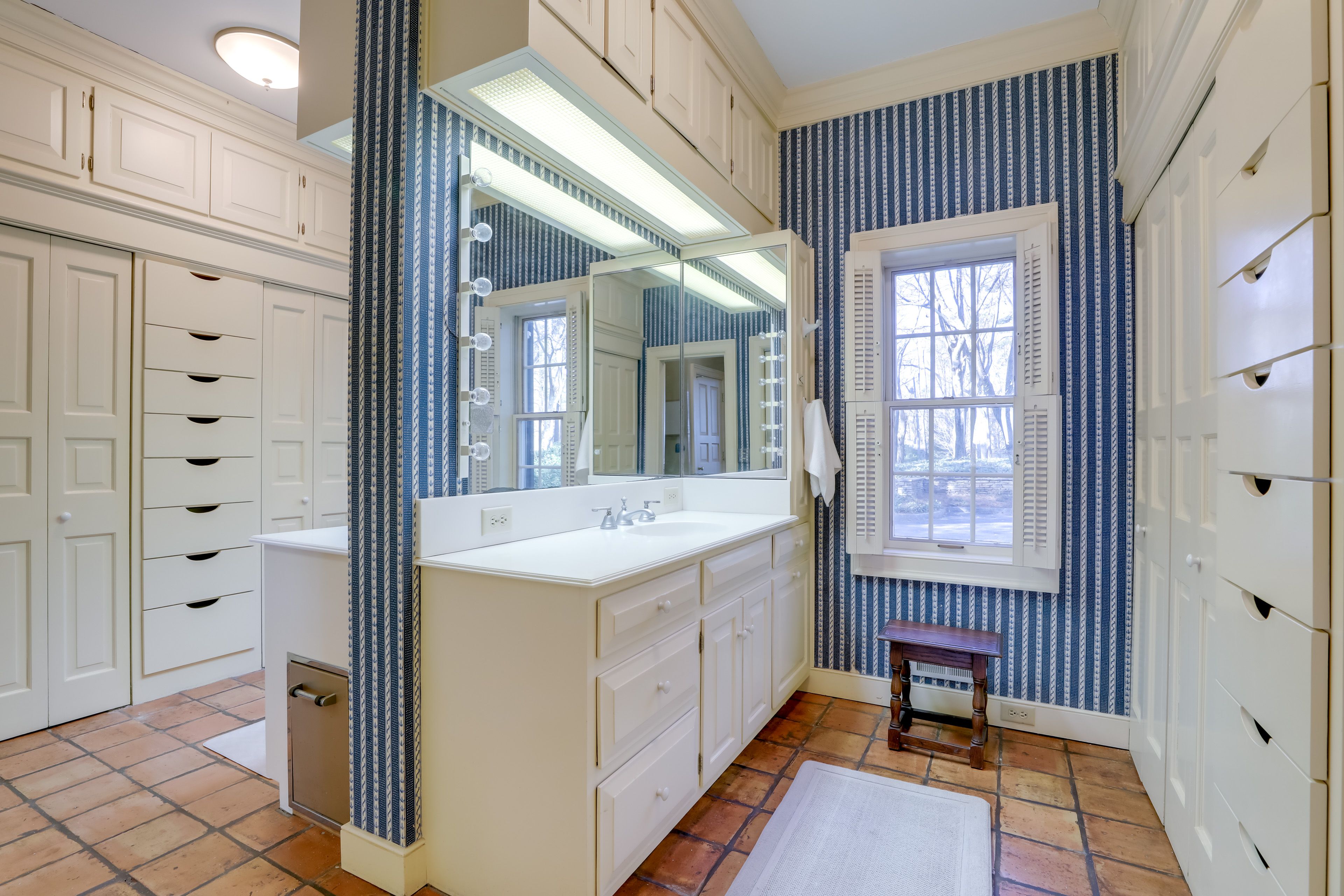 Full Bathroom | 1st Floor