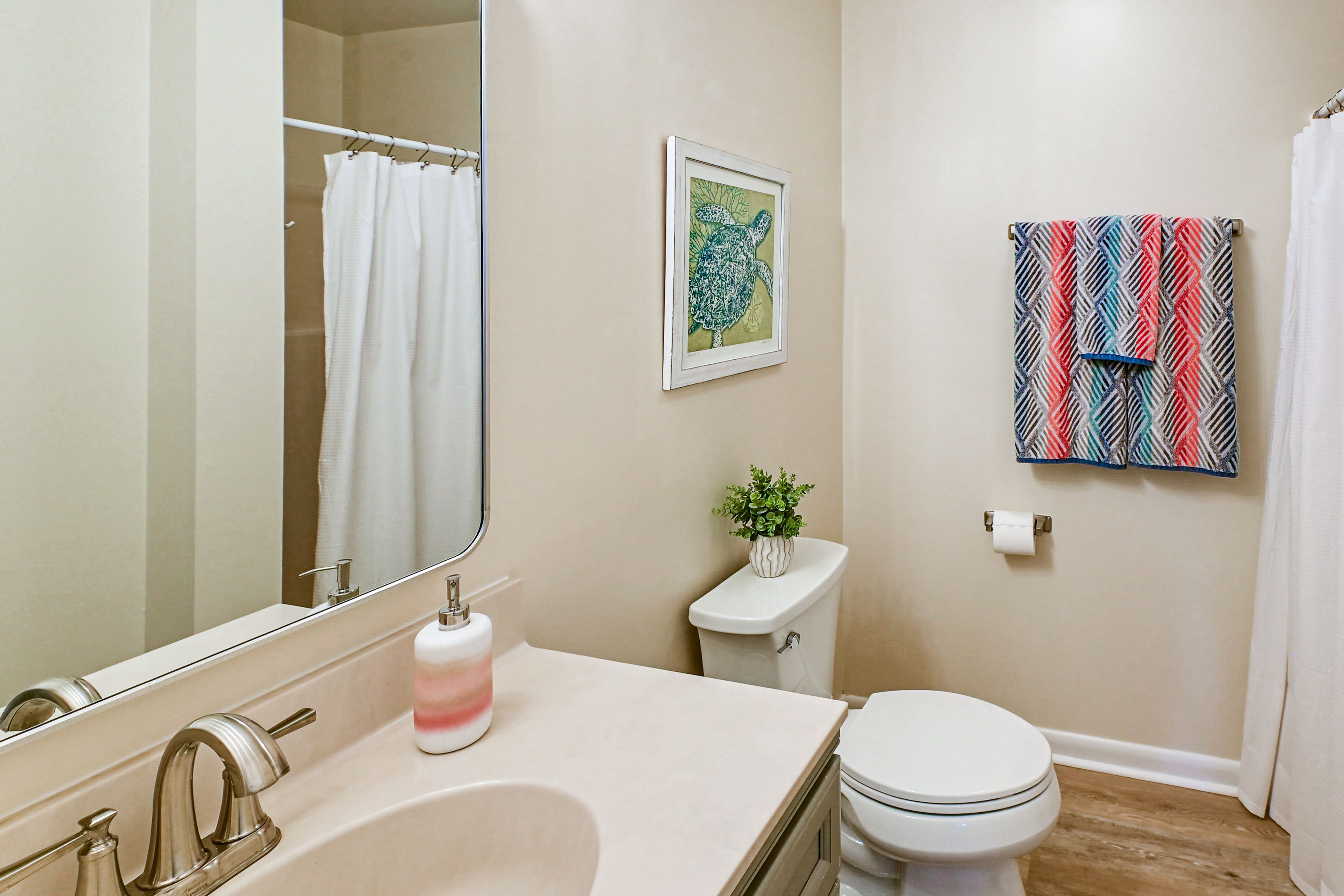 Full Bathroom | 1st Floor