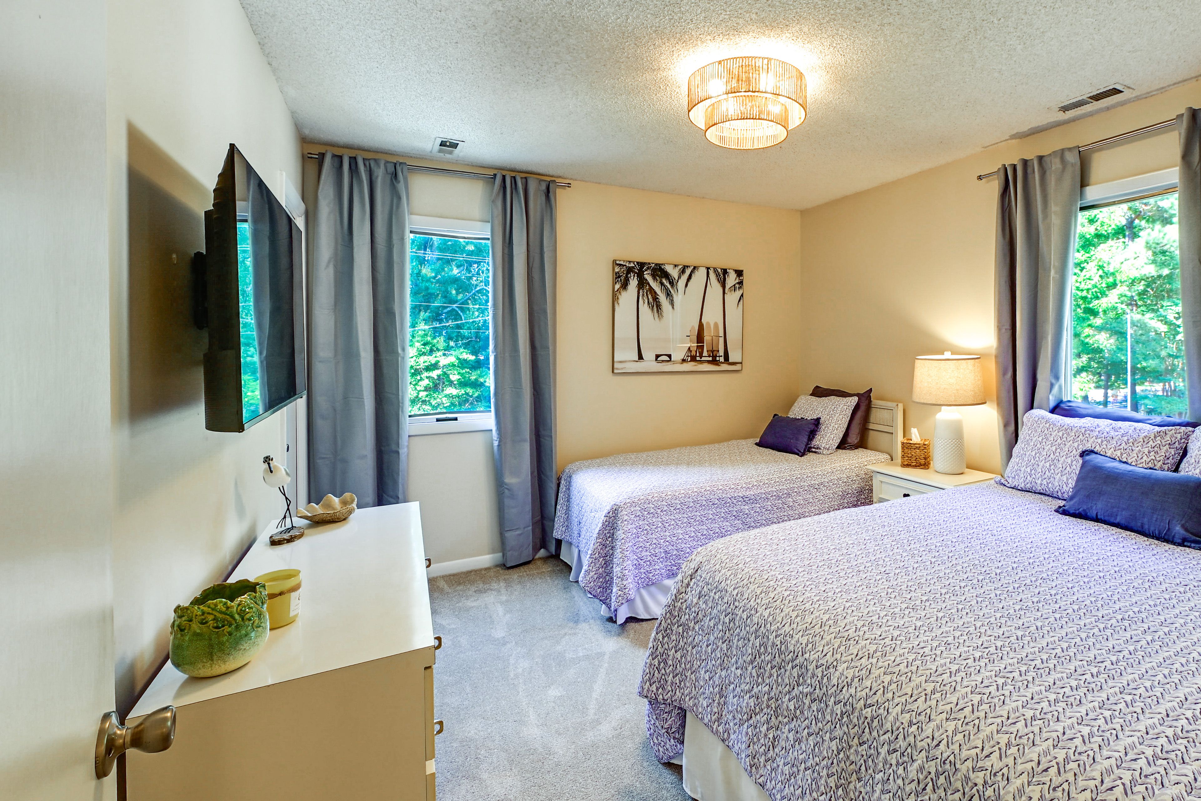 Bedroom 2 | Queen Bed | Twin Bed | 2nd Floor