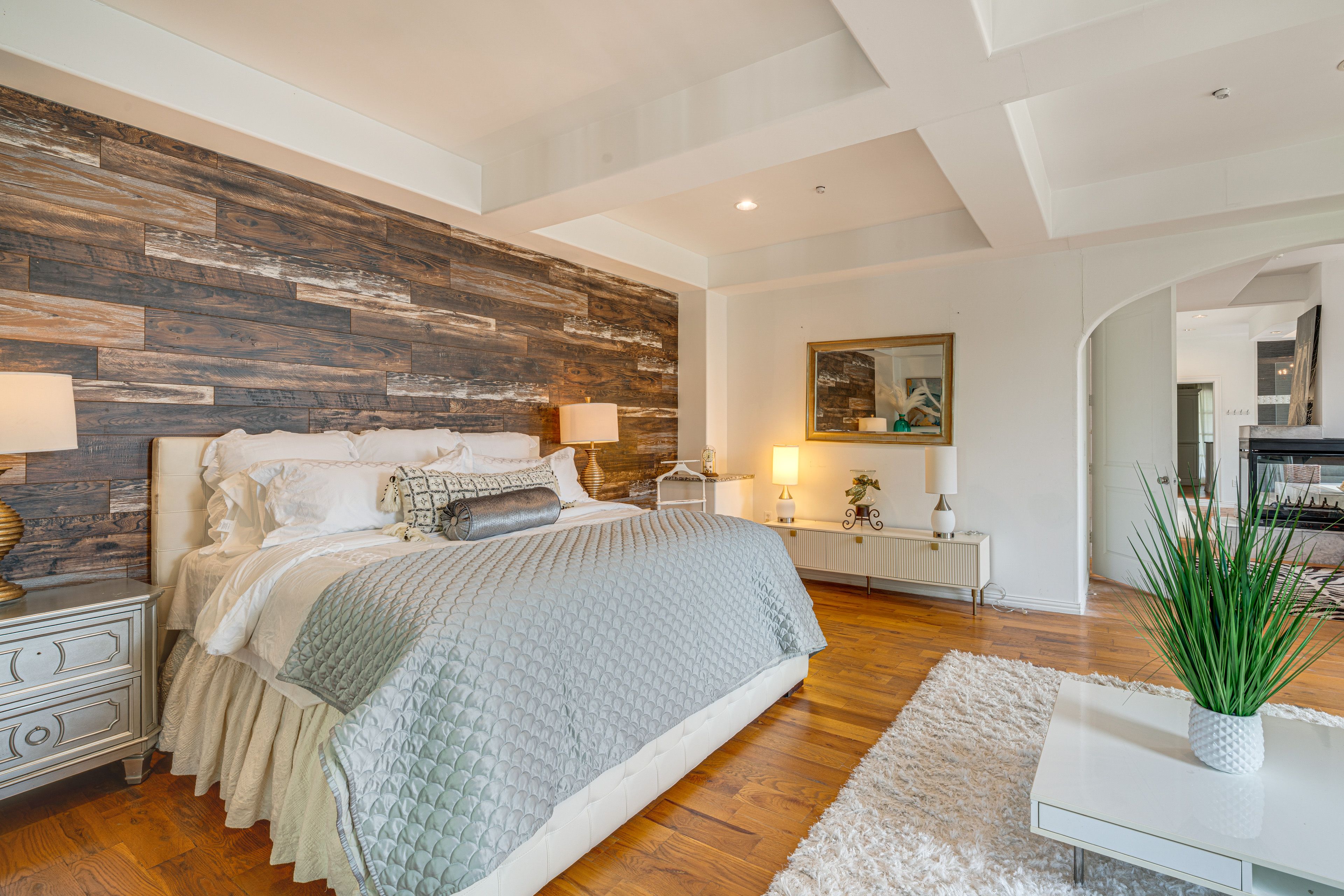 Bedroom 1 | King Bed