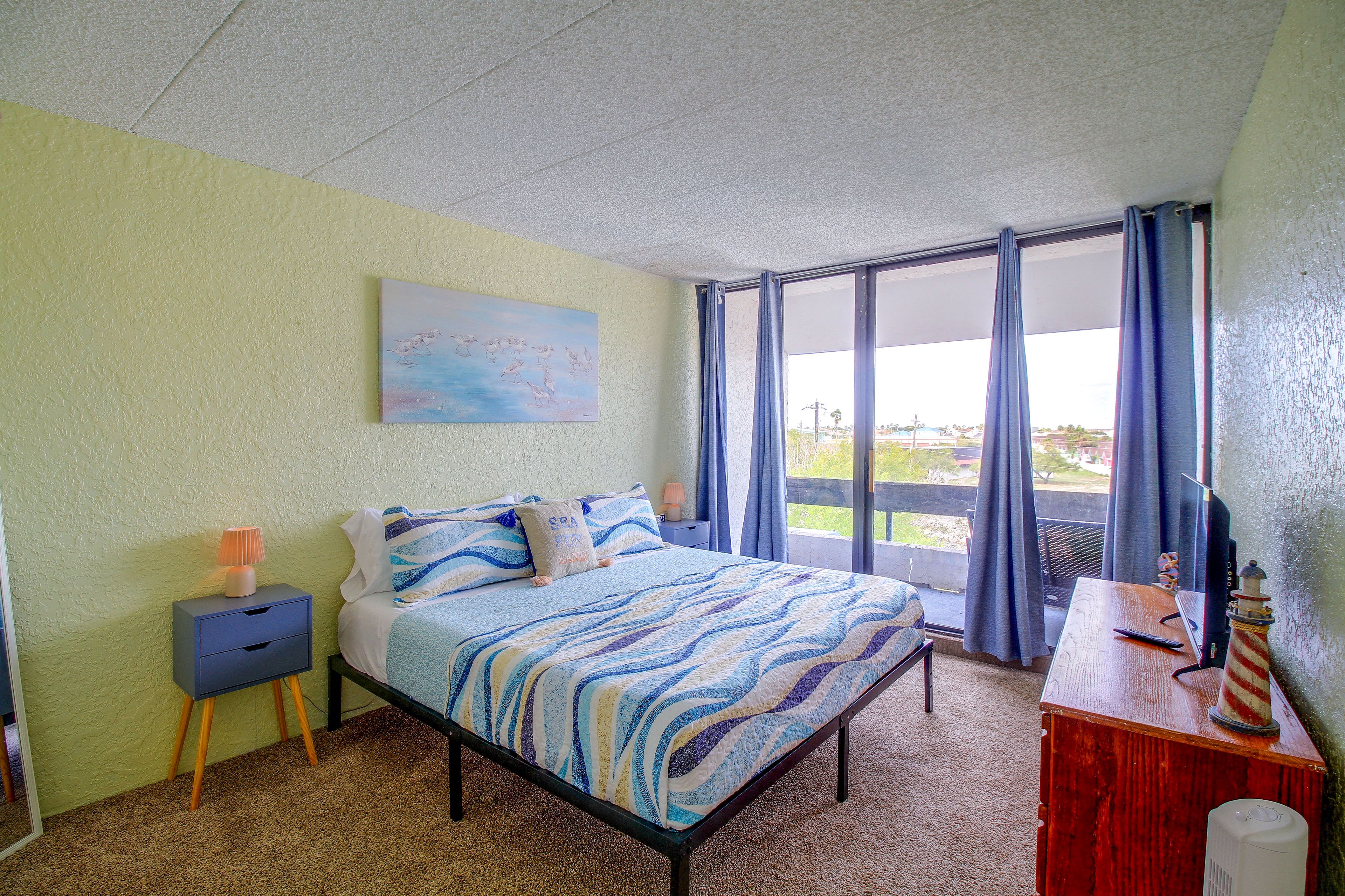 Bedroom 1 | King Bed