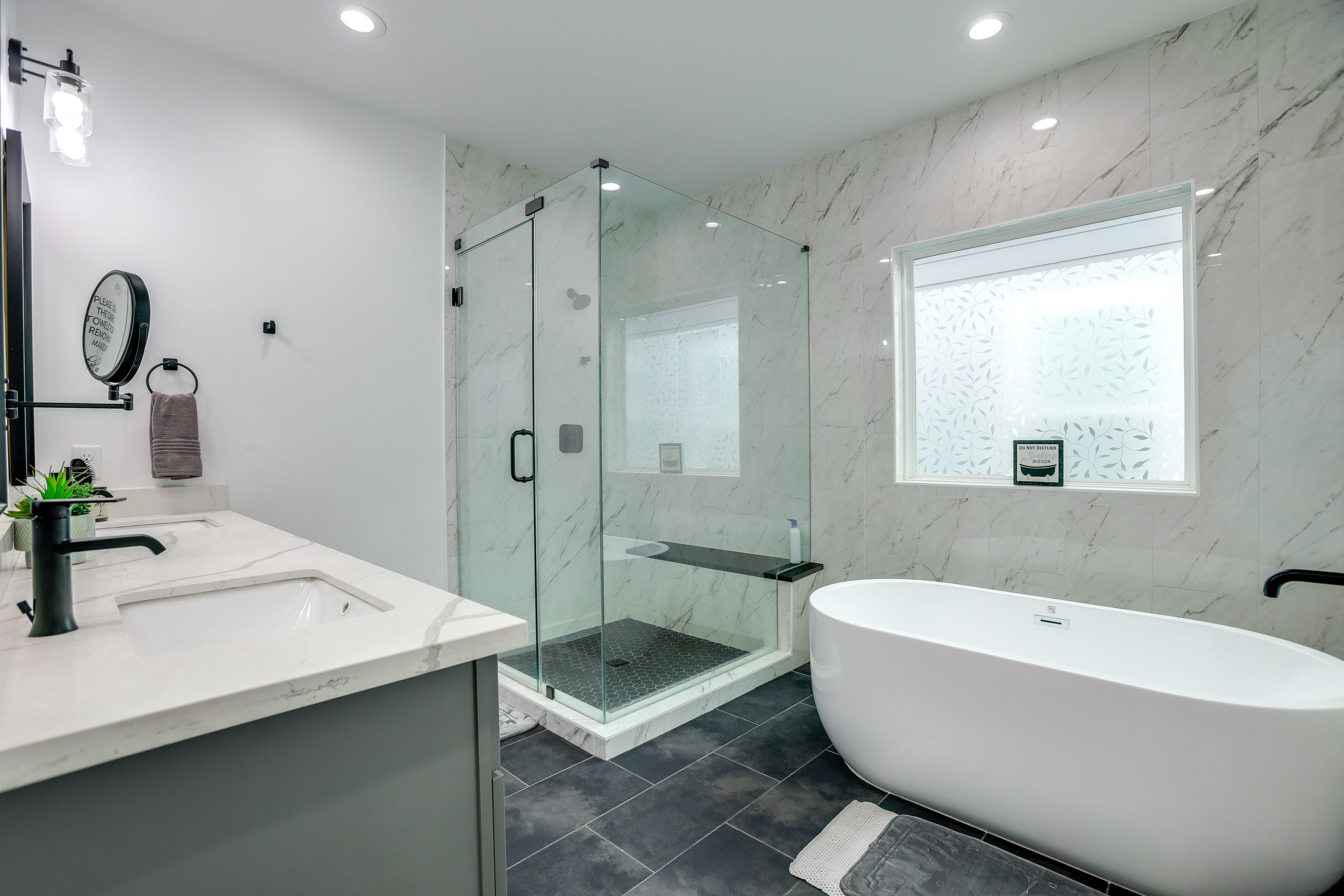 Full Bathroom | 2nd Floor