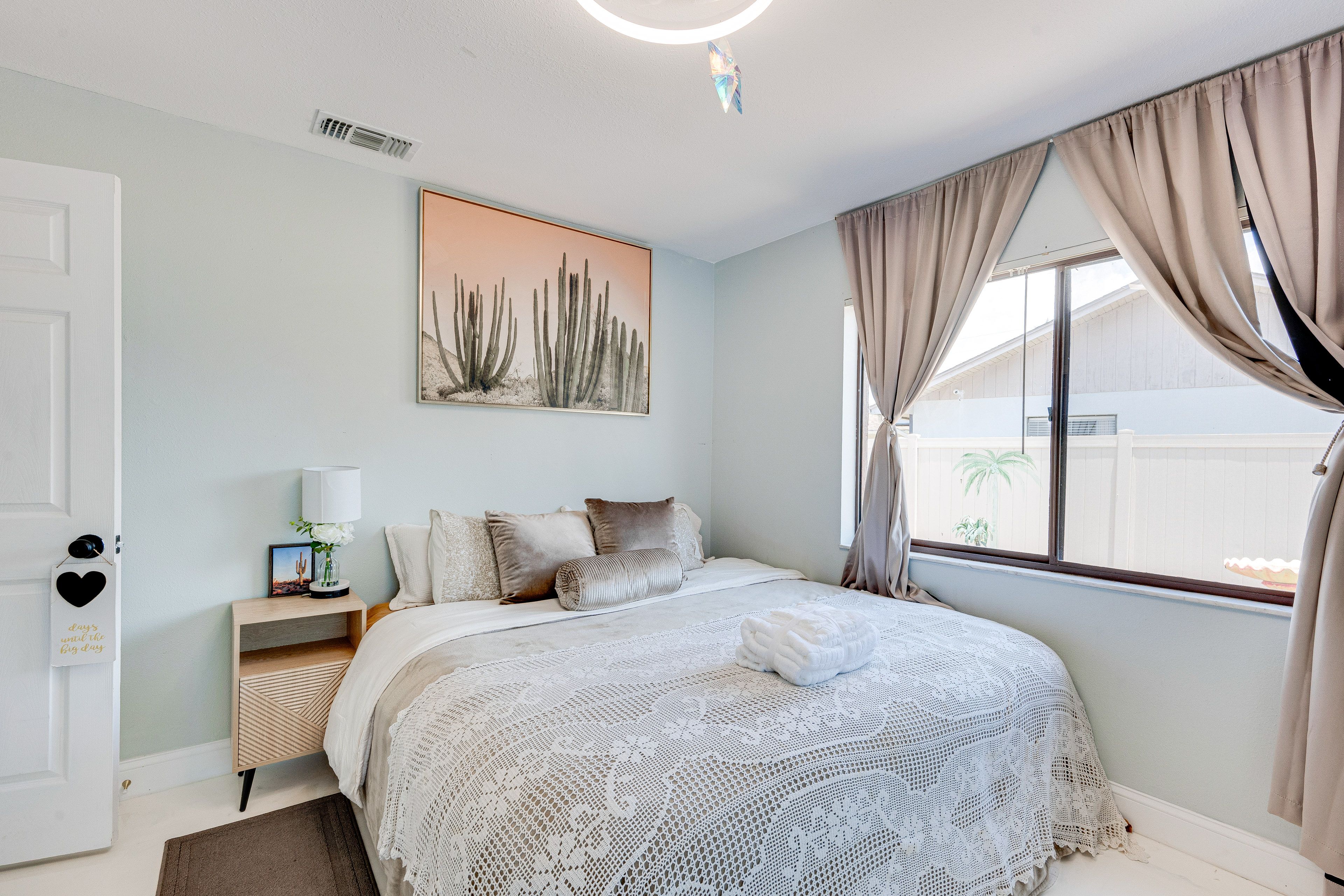 Bedroom 1 | King Bed