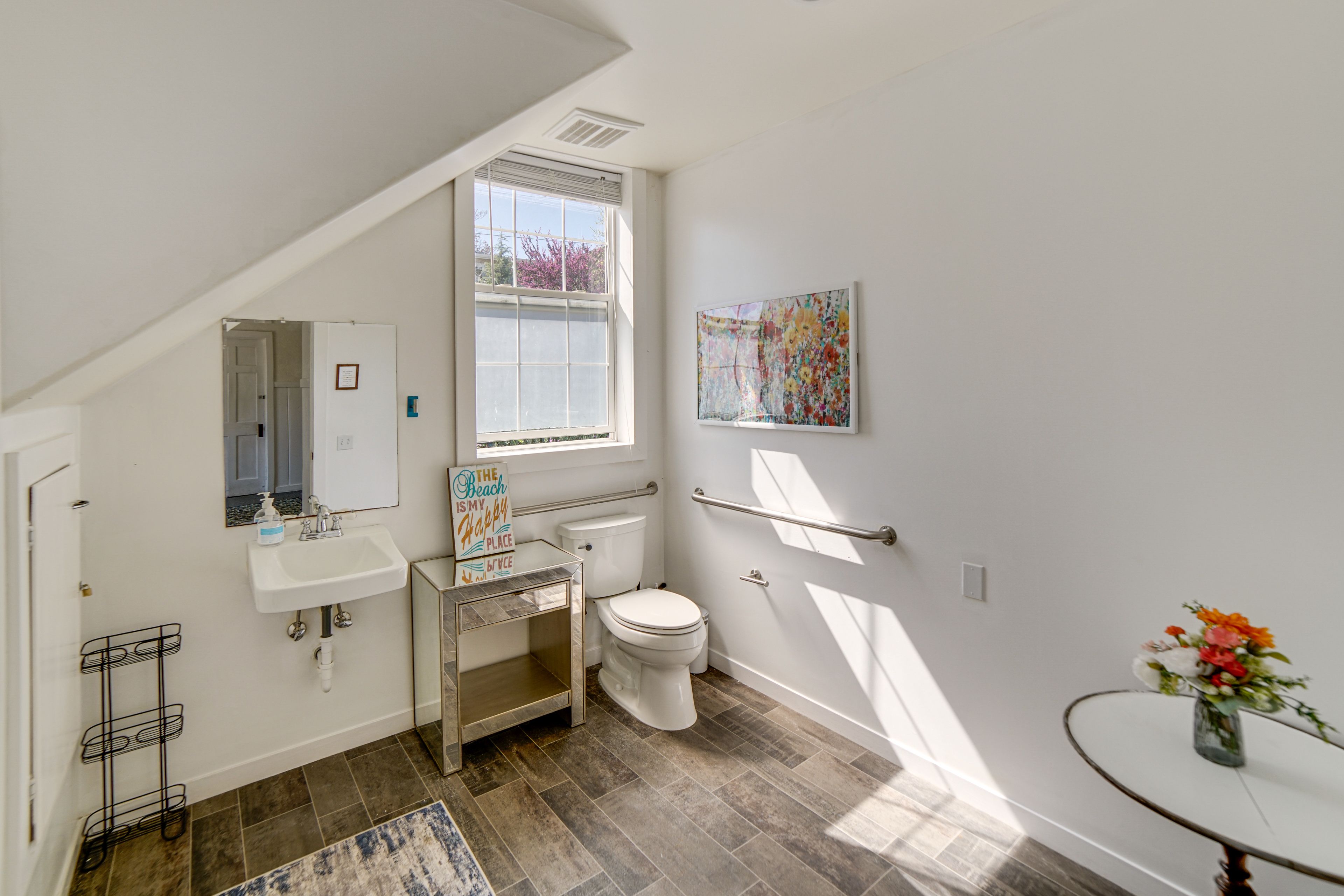Unit B | Half Bathroom