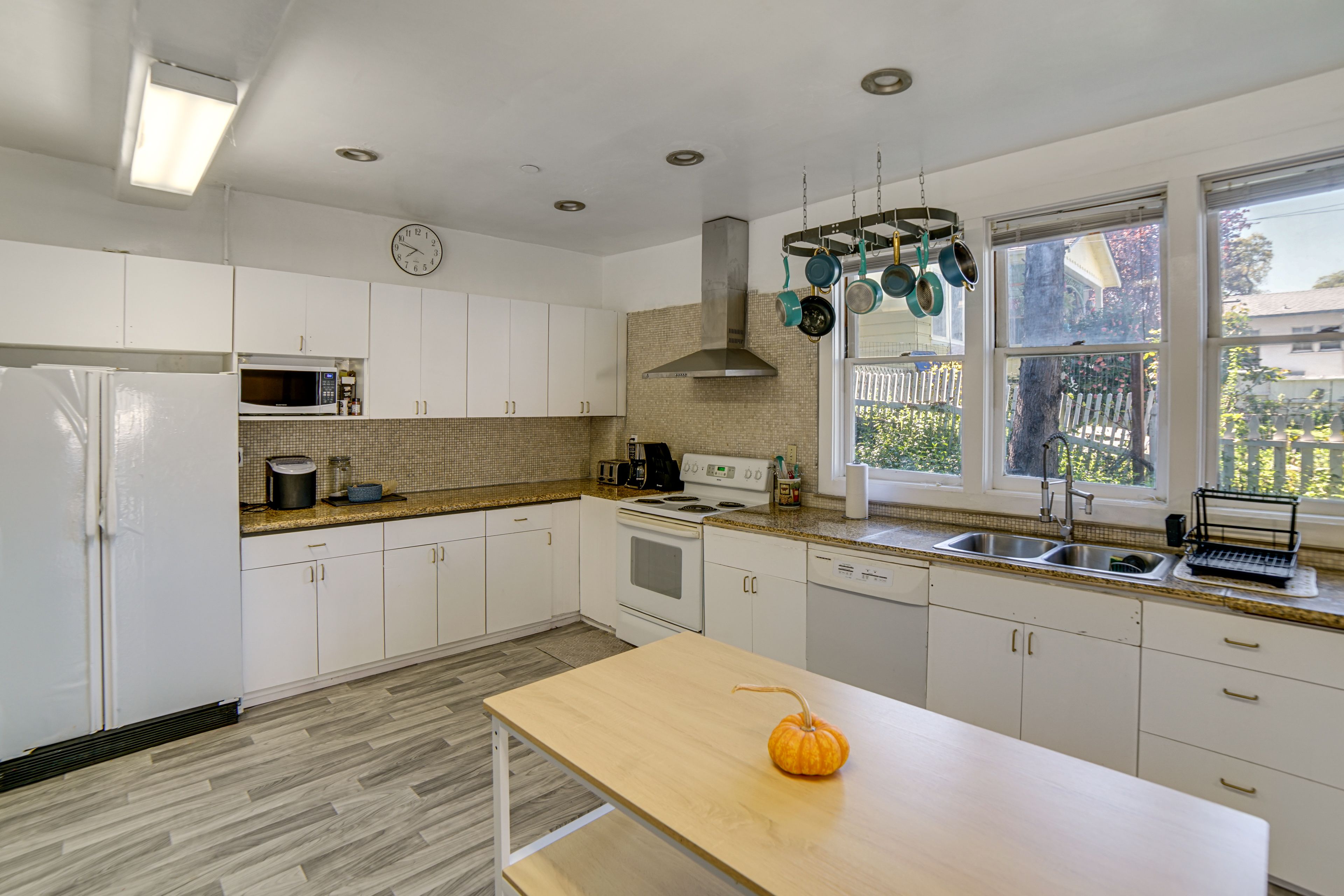 Unit B | Kitchen