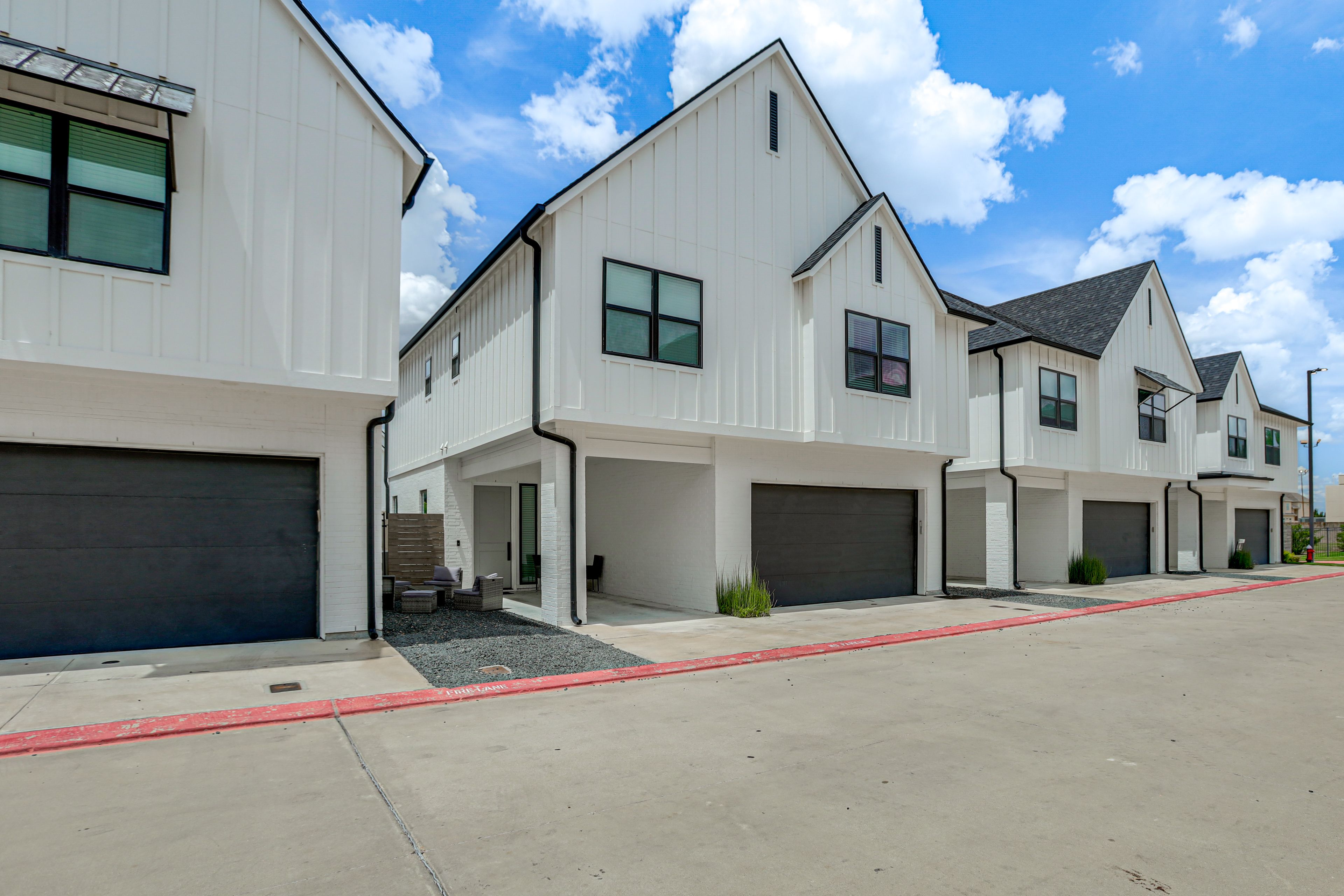 Parking | Garage (2 Vehicles) | Driveway (1 Vehicle) | Guest Lot | Street