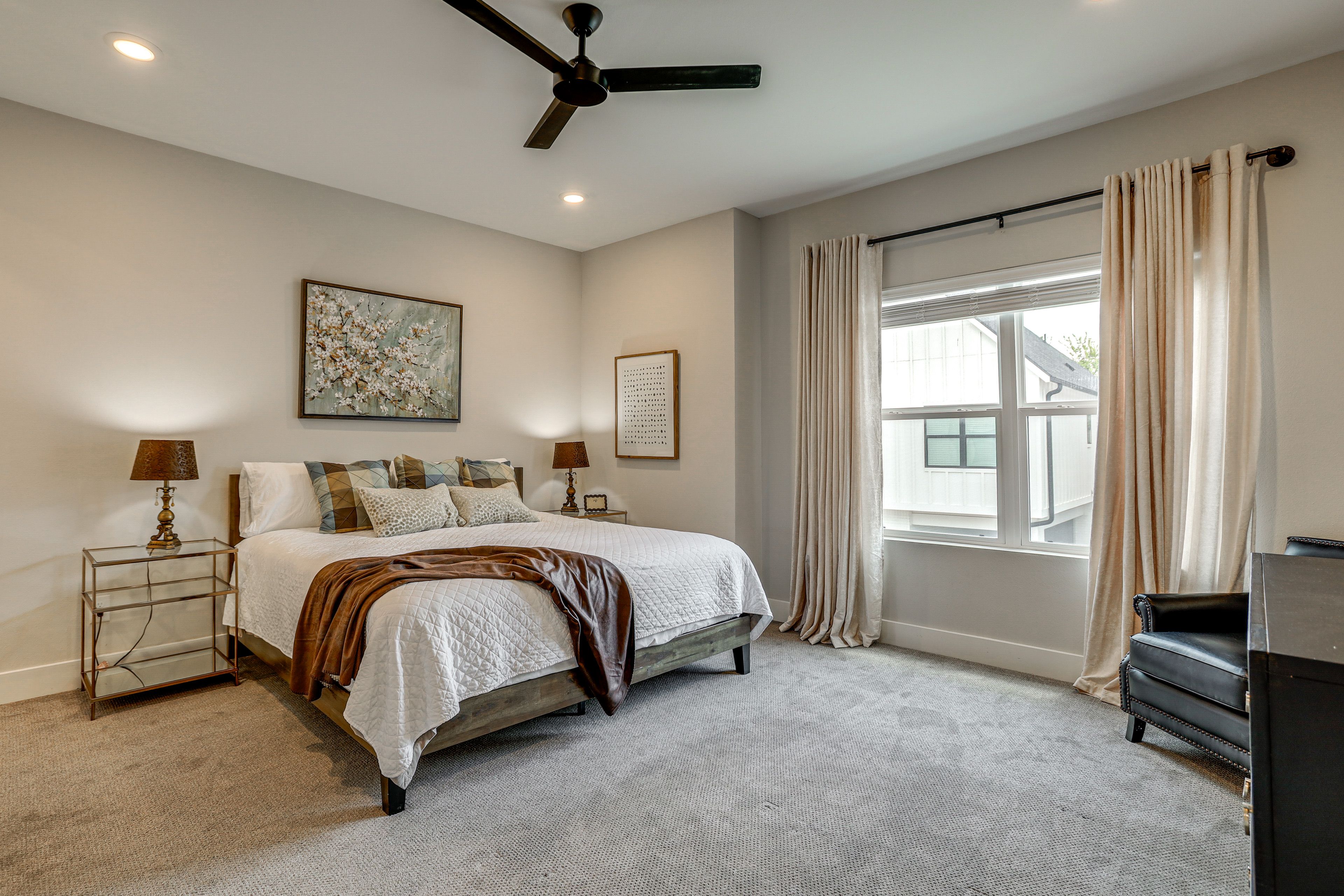 Bedroom 2 | 2nd Floor | King Bed