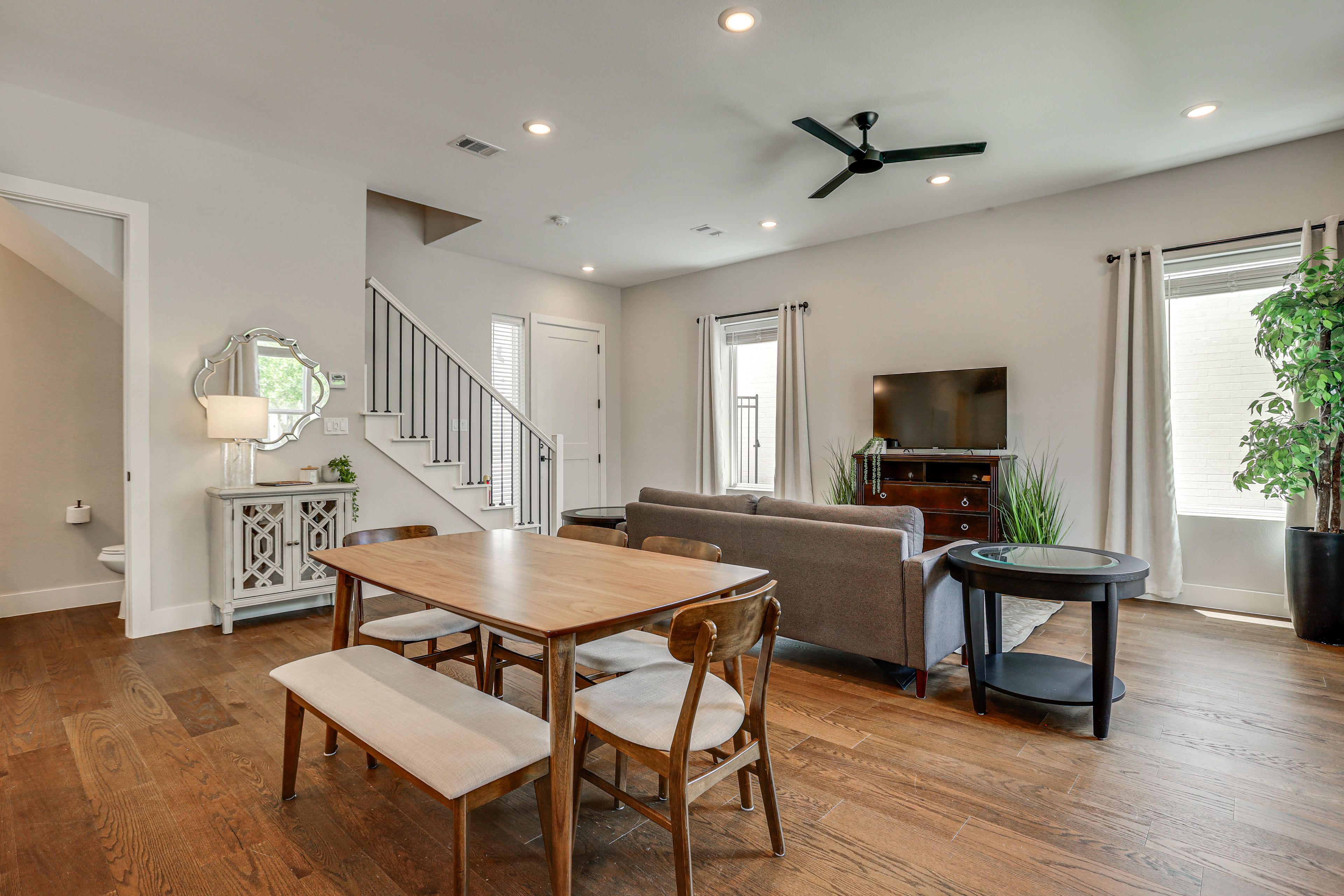 Dining Area | 1st Floor