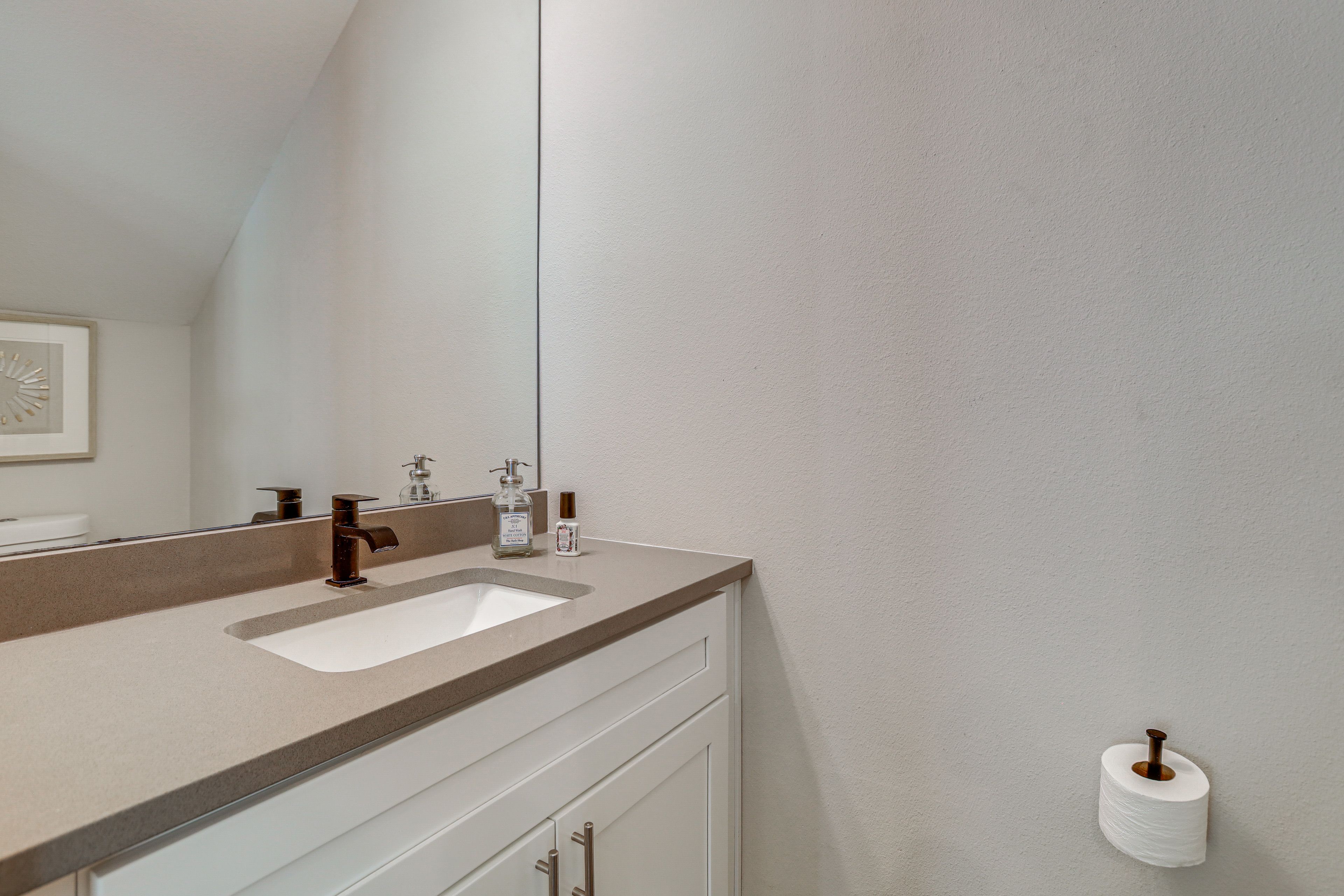 Half Bathroom | 1st Floor