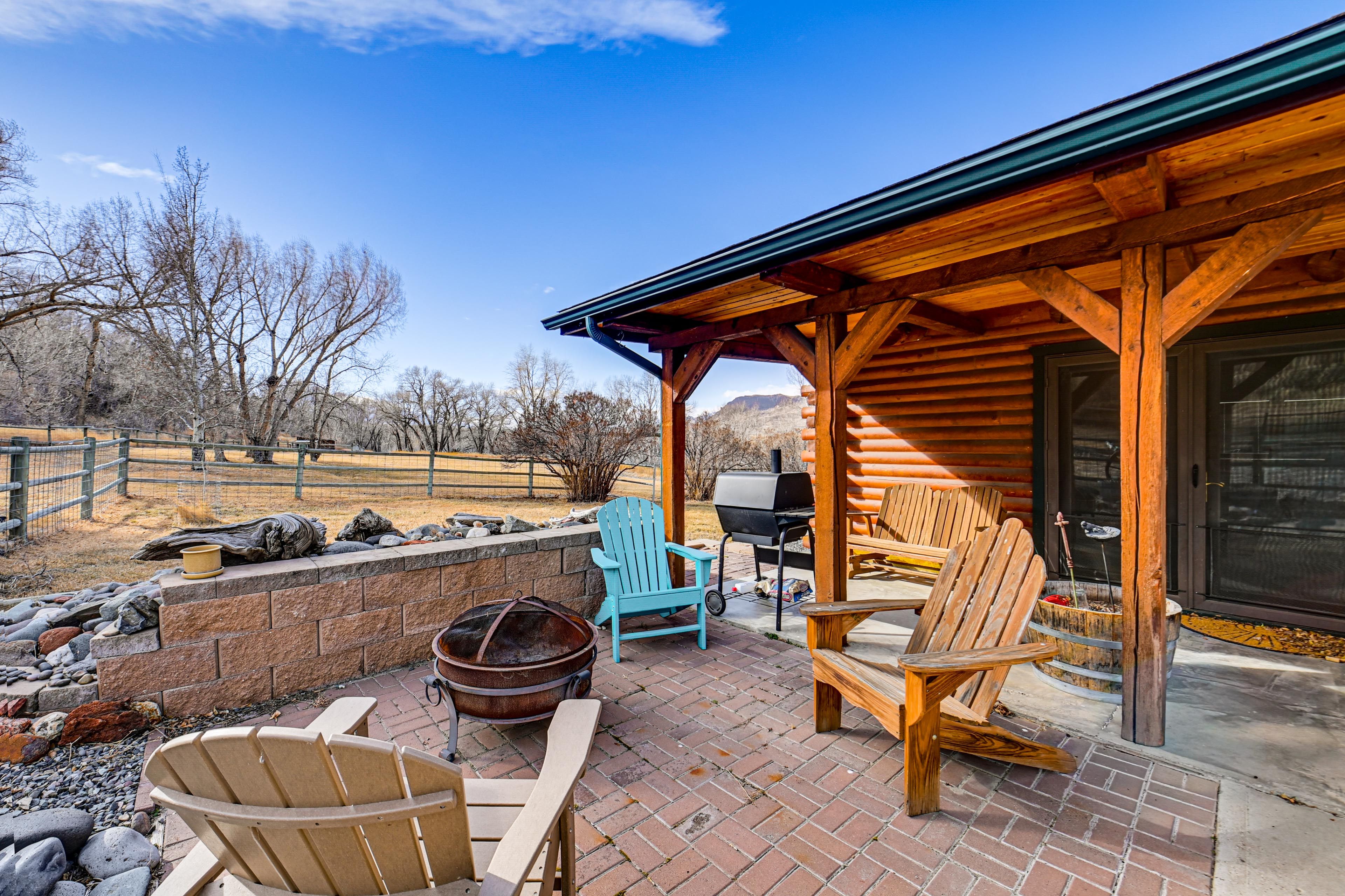 Cody Vacation Rental | 3BR | 3BA | 1,870 Sq Ft