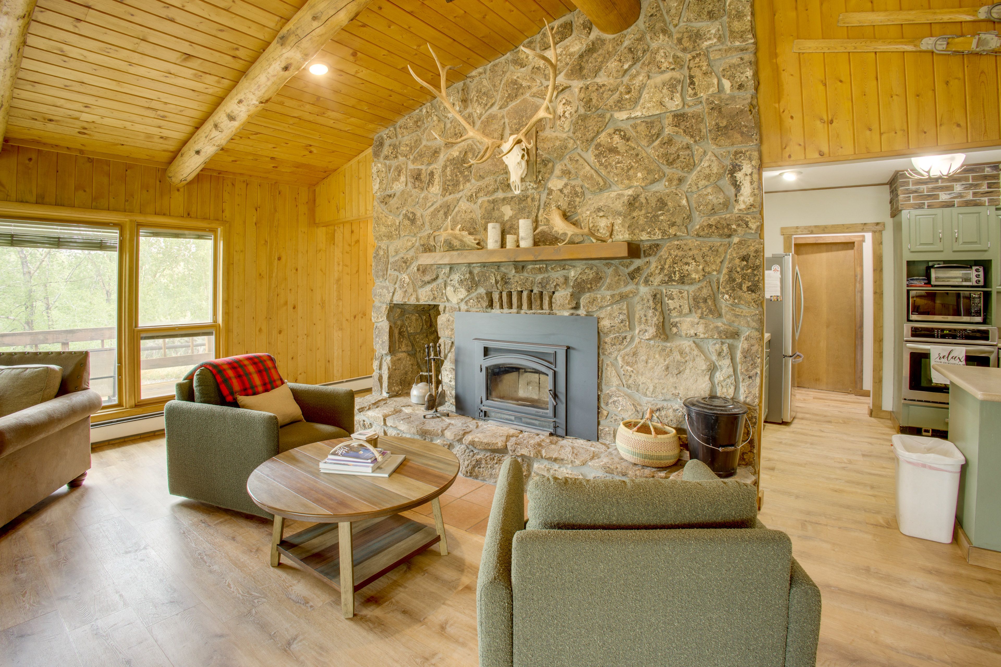 Main Cabin | Living Room