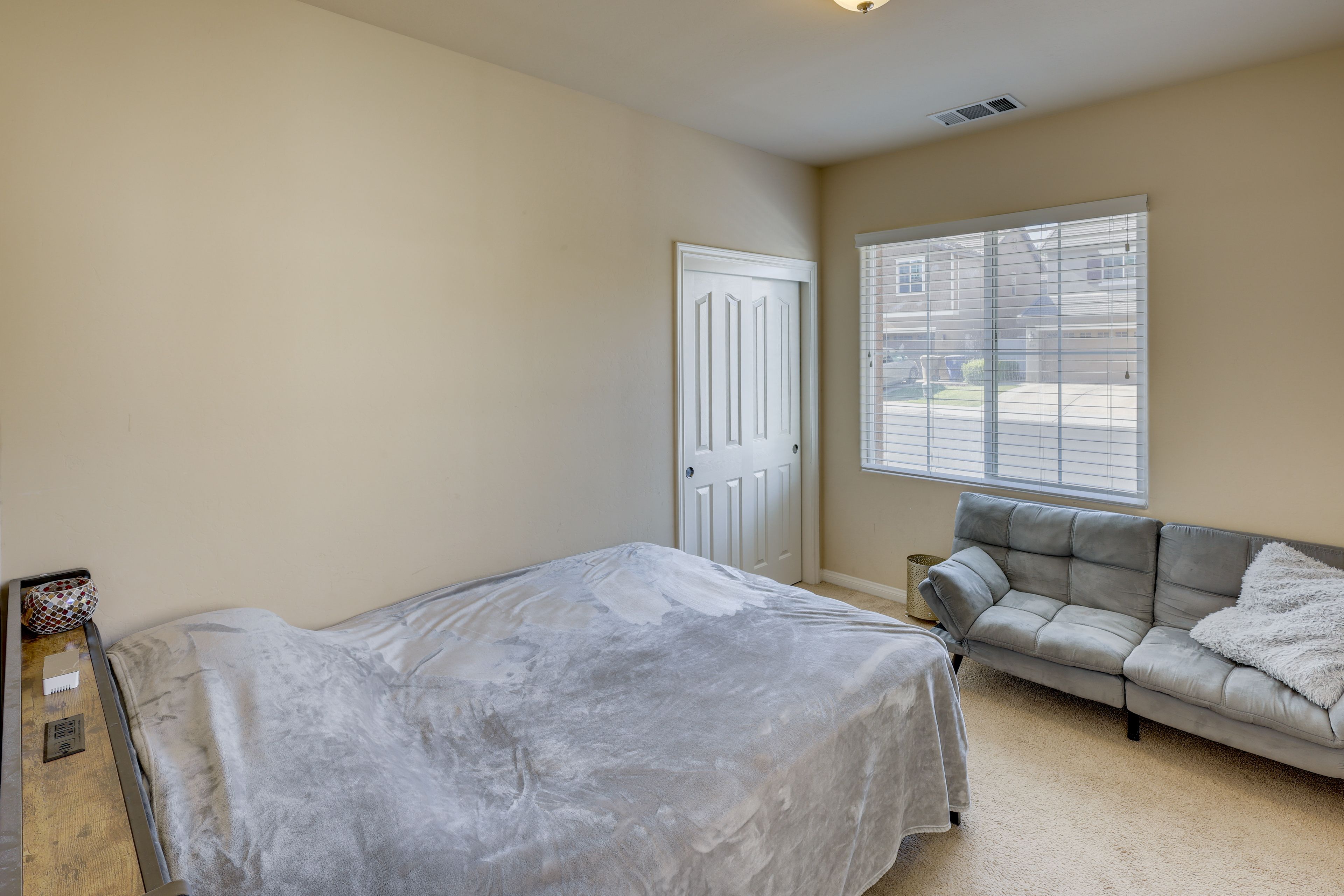 Bedroom 1 | Queen Bed | 1st Floor