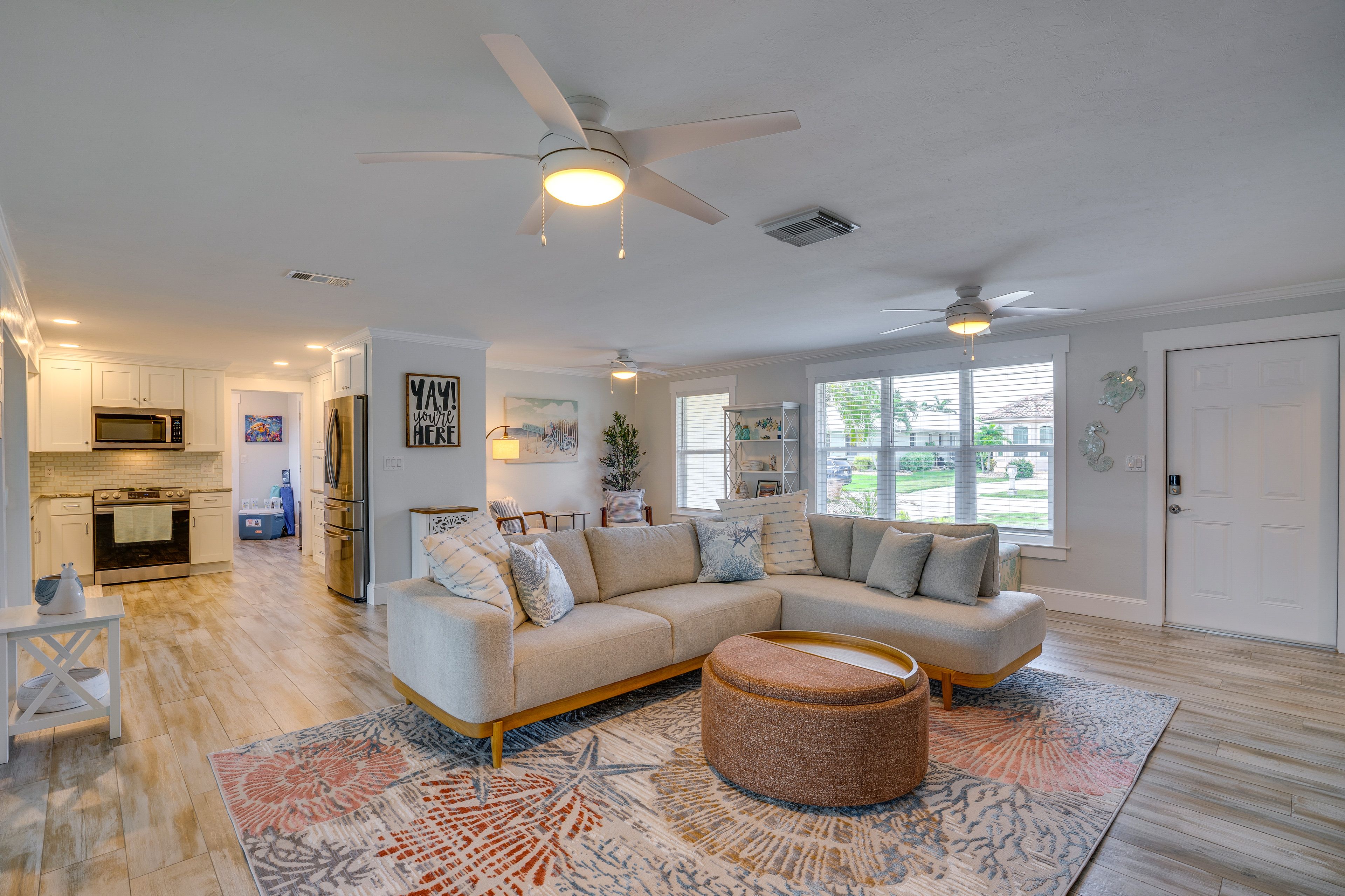 Living Room | Smart TV