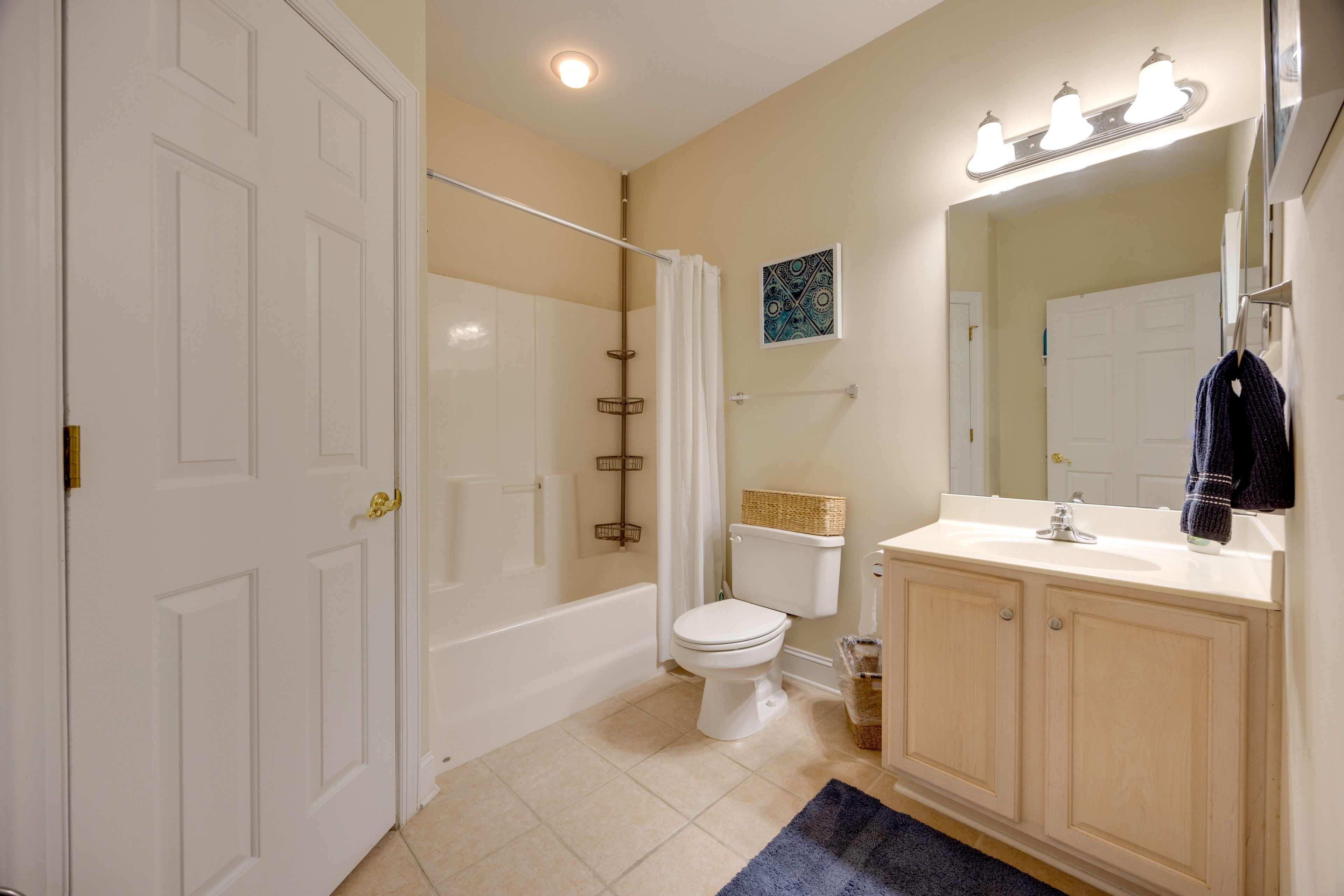 Full Bathroom