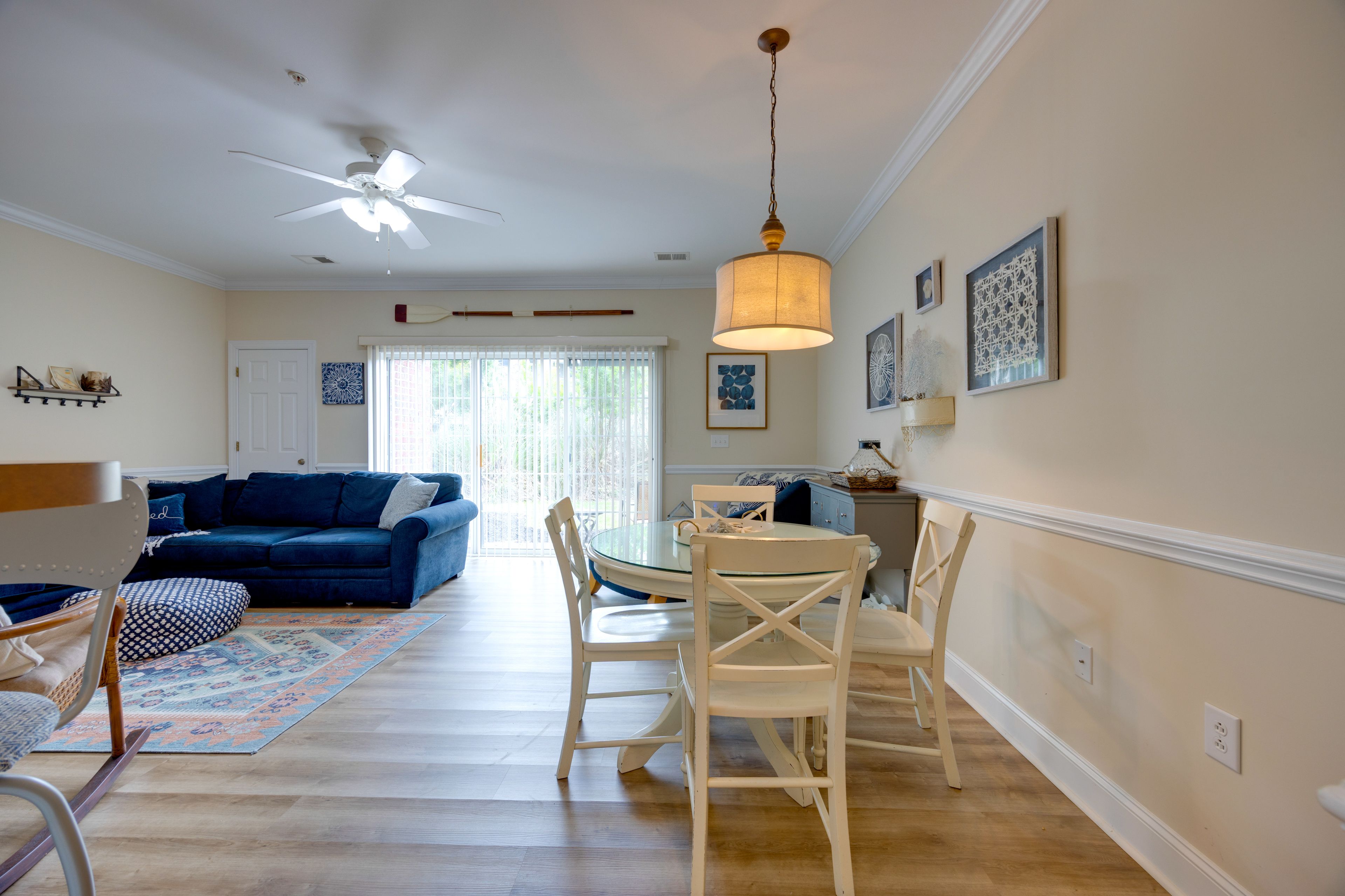 Dining Area | Dishware/Flatware Provided