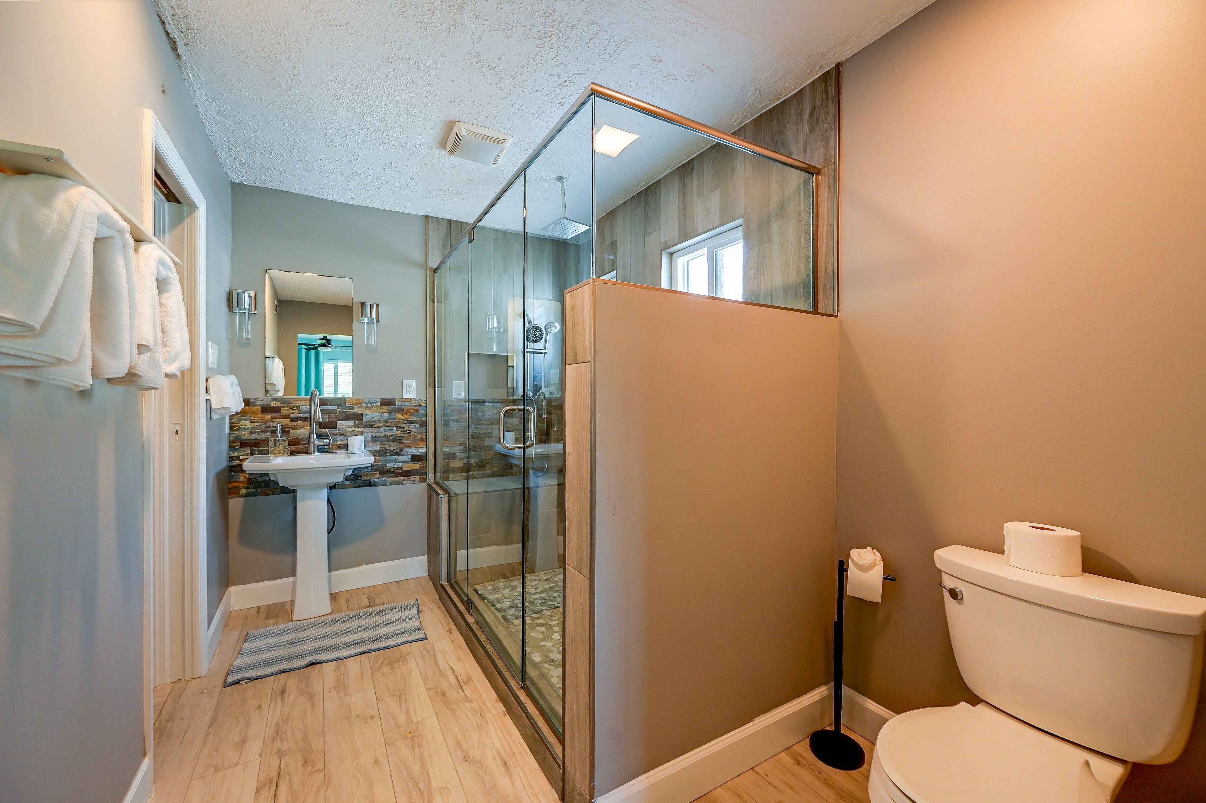 Full Bathroom