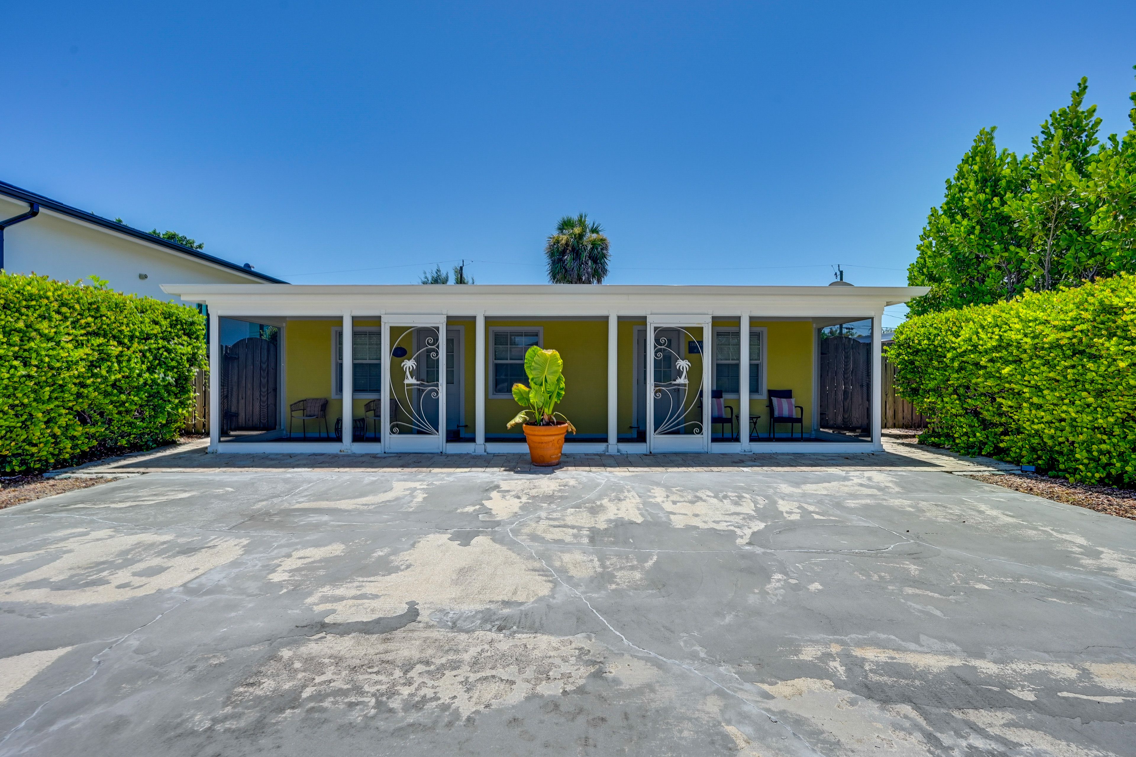 Driveway Parking | 2 Vehicles