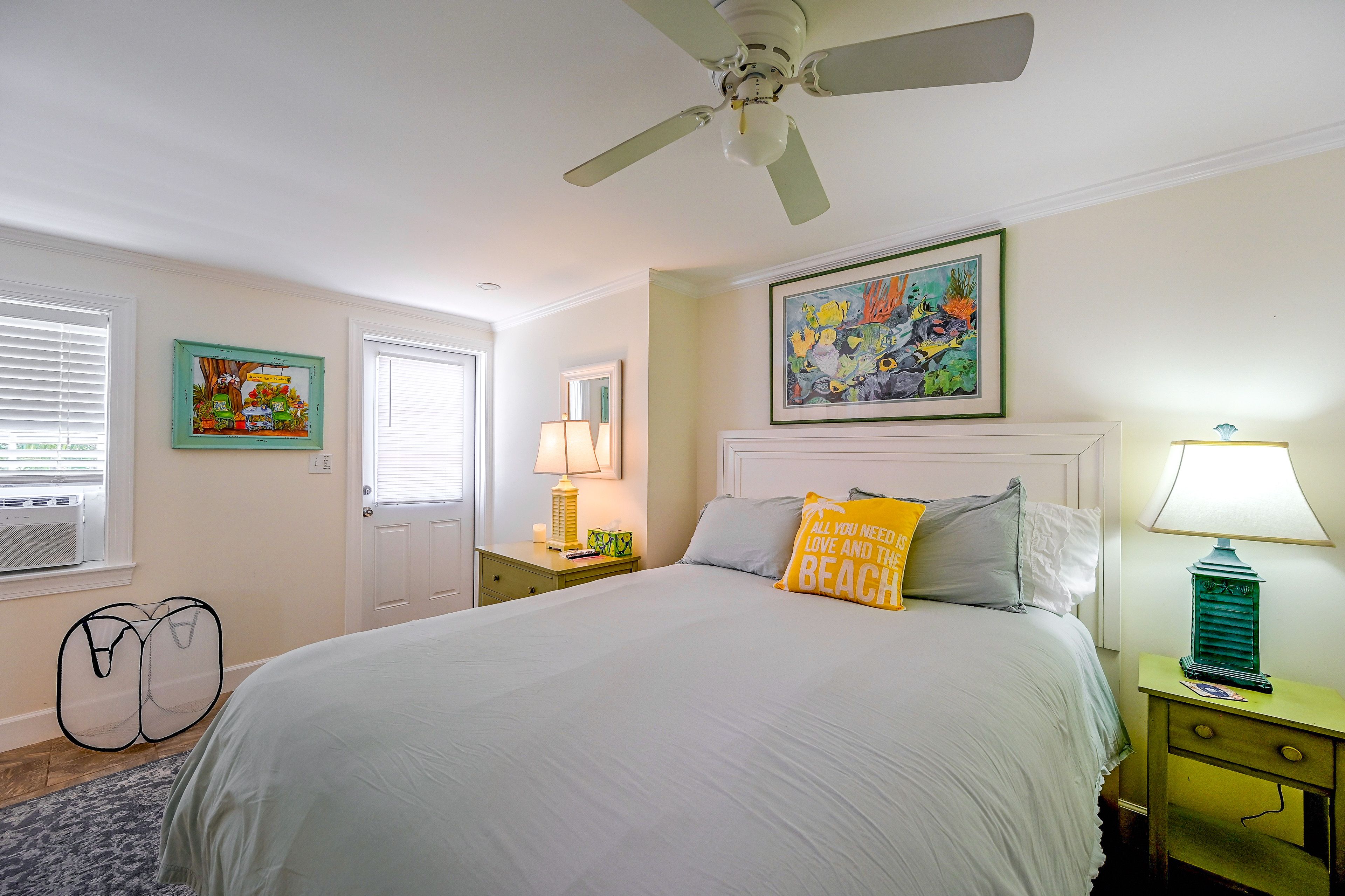 Bedroom | Queen Bed
