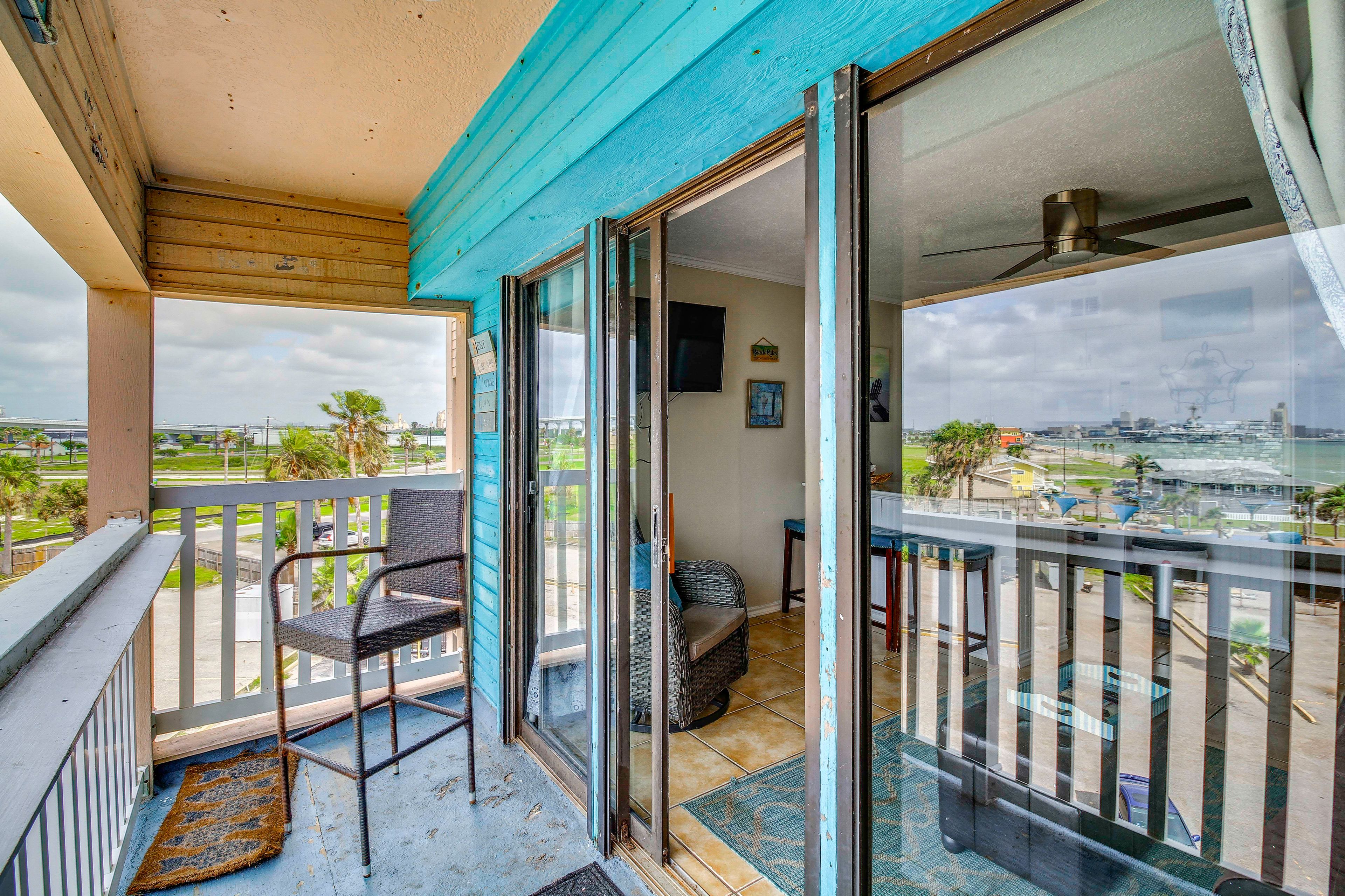 Balcony w/ Views